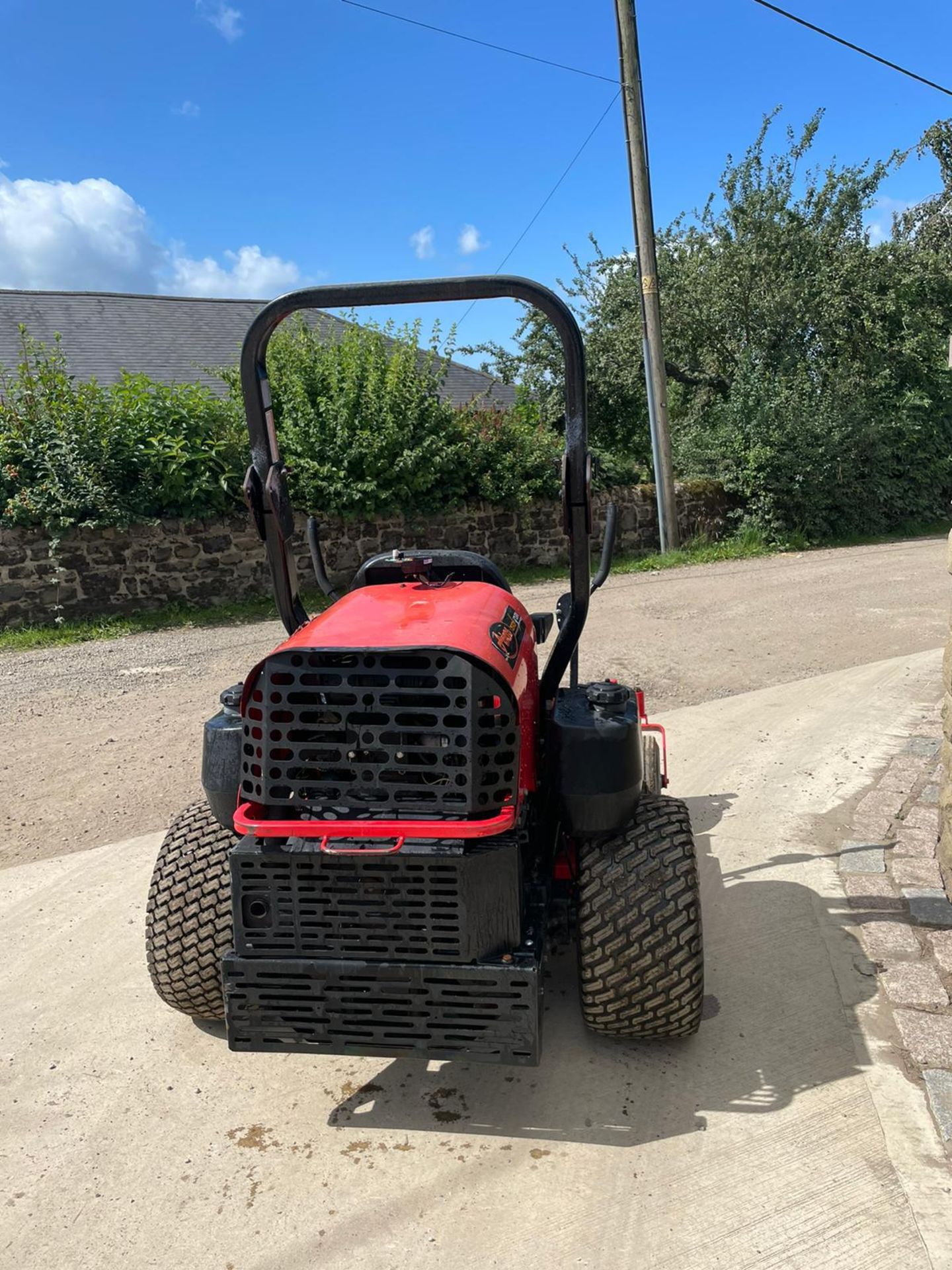 ARIENS 252 ZERO TURN DIESEL MOWER, RUNS DRIVES AND CUTS, VANGUARD 3 CYLINDER DIESEL ENGINE *PLUS VAT - Image 5 of 6