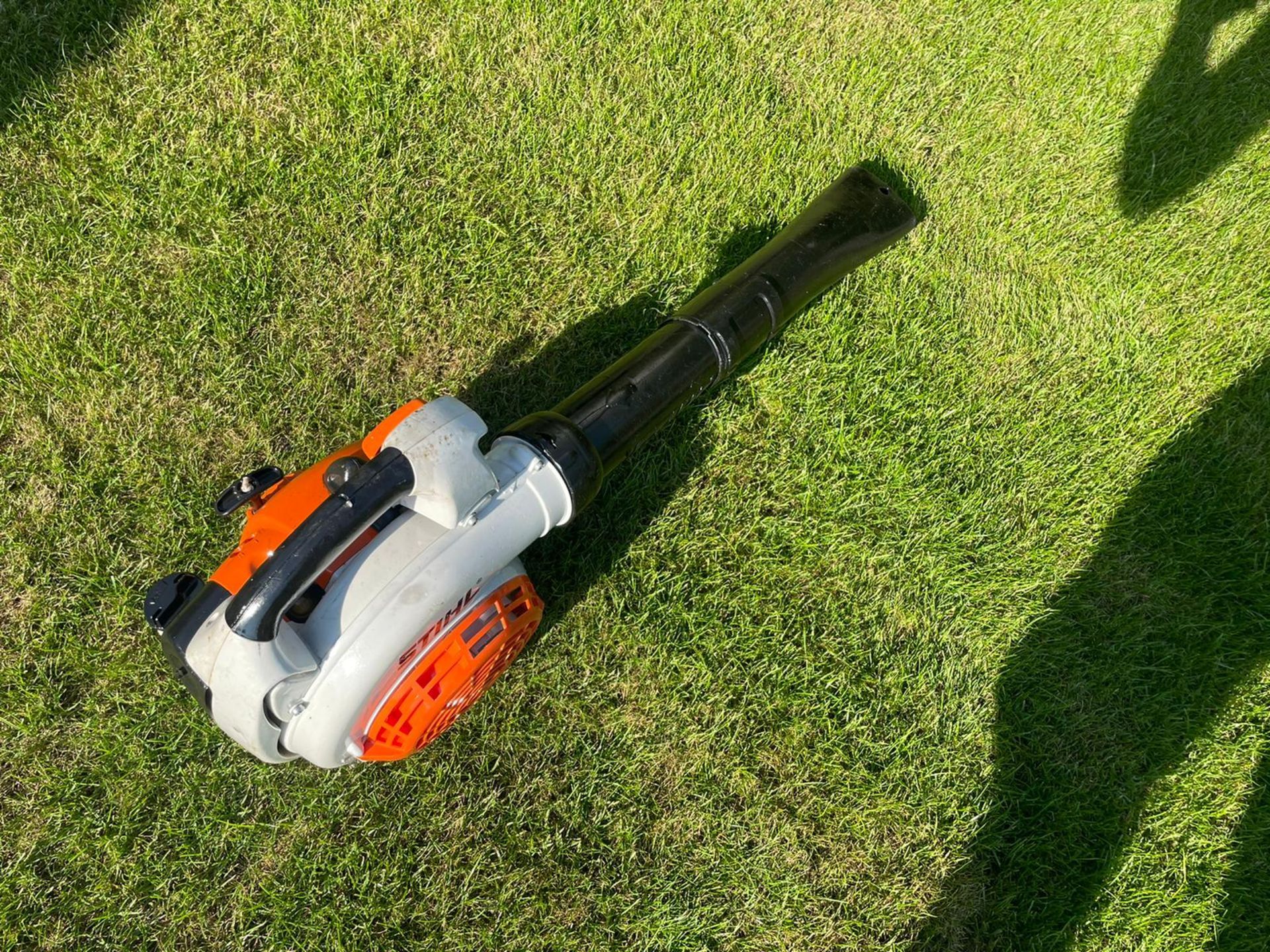 2019 STIHL BG86C-E LEAF BLOWER, RUNS AND WORKS, PIPES ARE INCLUDED *NO VAT* - Image 3 of 6