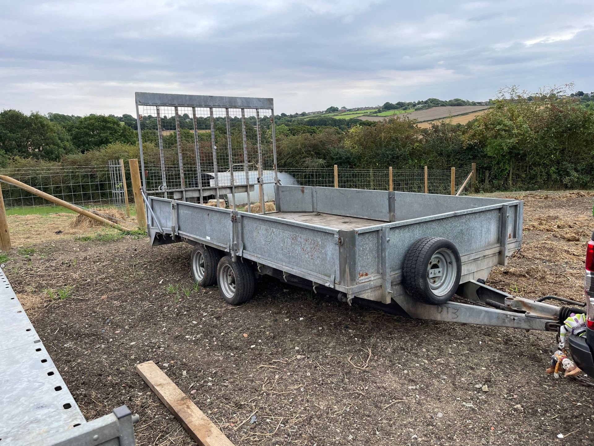 14ft x 7ft GRAHAM EDWARDS BEAVER TAIL TRAILER WITH SPRING LOADED RAMP *NO VAT* - Image 2 of 5