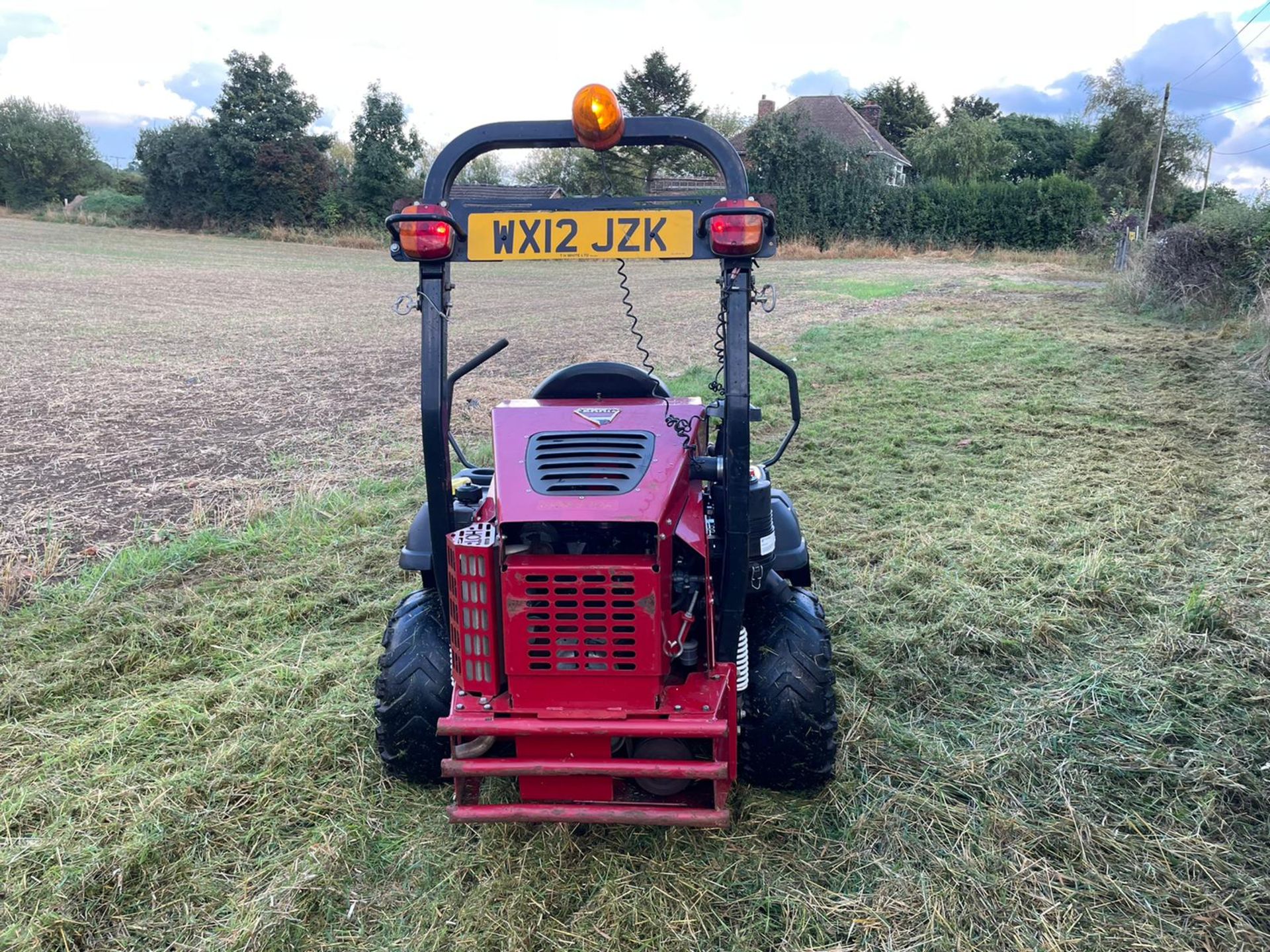 2012 FERRIS IS2500Z ZERO TURN MOWER, RUNS DRIVES AND CUTS WELL, ROAD REGISTERED, ROLL BAR *PLUS VAT* - Image 6 of 10