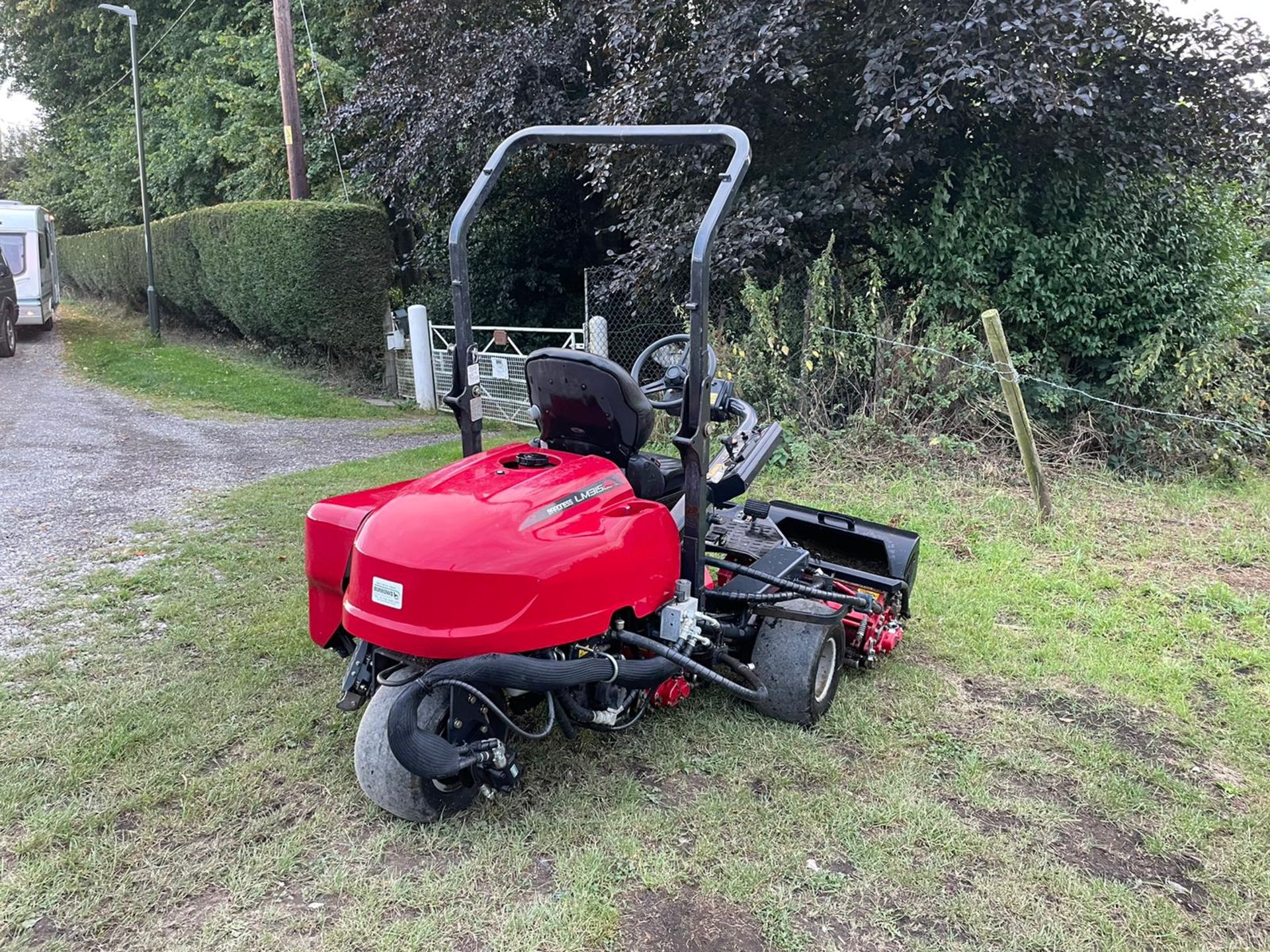 2014 BARONESS LM315GC 3WD CYLINDER MOWER WITH GRASS BOXES, RUNS DRIVES CUTS AND COLLECTS WELL - Image 6 of 16