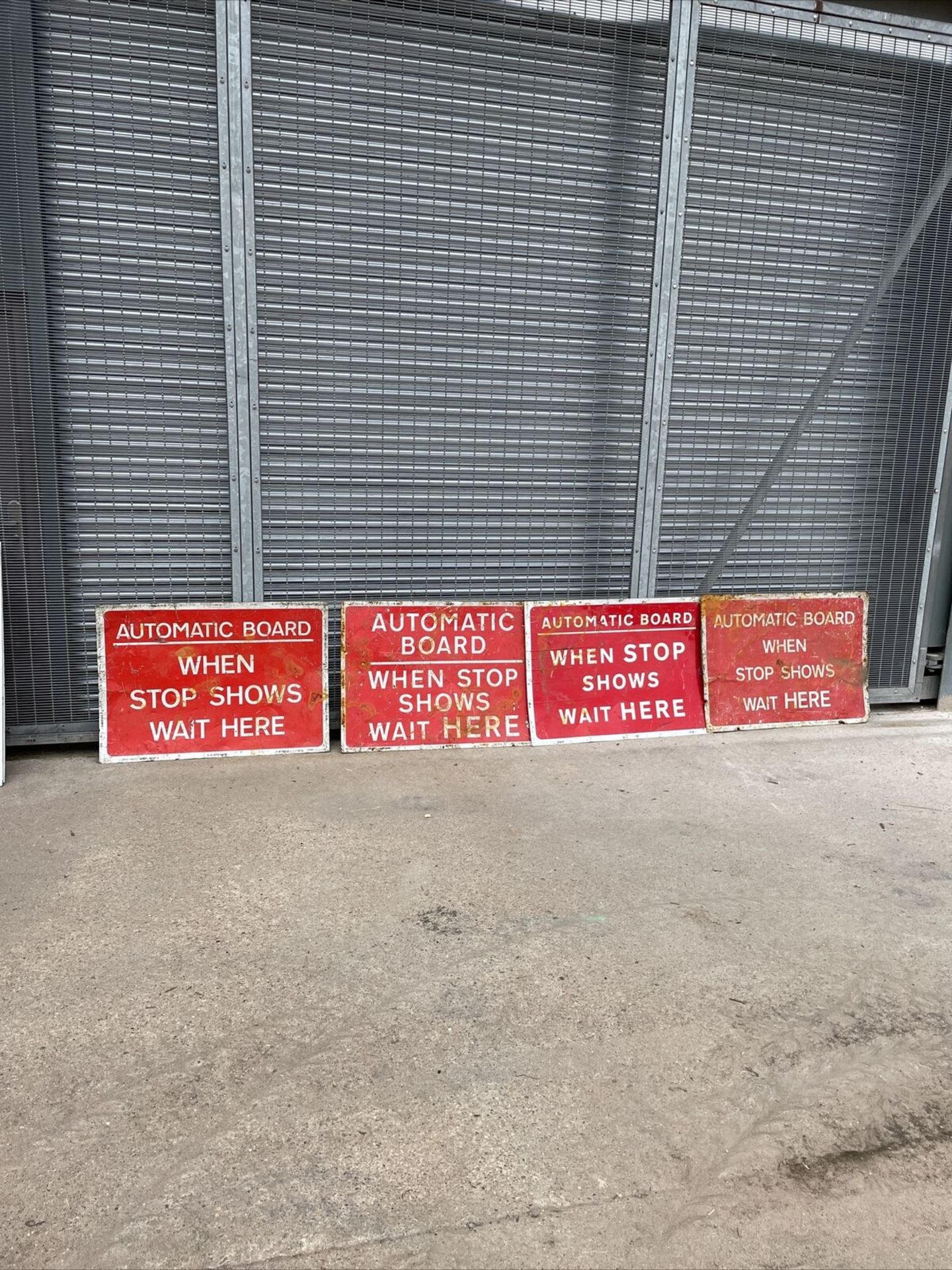 330 ROAD SIGNS IN TOTAL, SEE PICTURES FOR A LIST OF ALL SIGNS INCLUDED, NO RESERVE *PLUS VAT* - Image 26 of 54