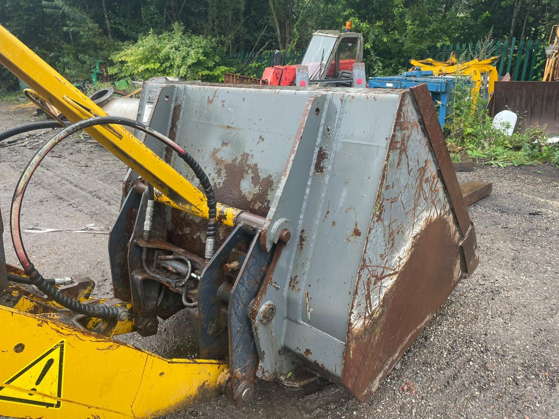 KRAMER ALLRAD 4WS LOADING SHOVEL, RUNS DRIVES AND LIFTS, HYDRAULIC QUICK HITCH *PLUS VAT* - Image 8 of 12