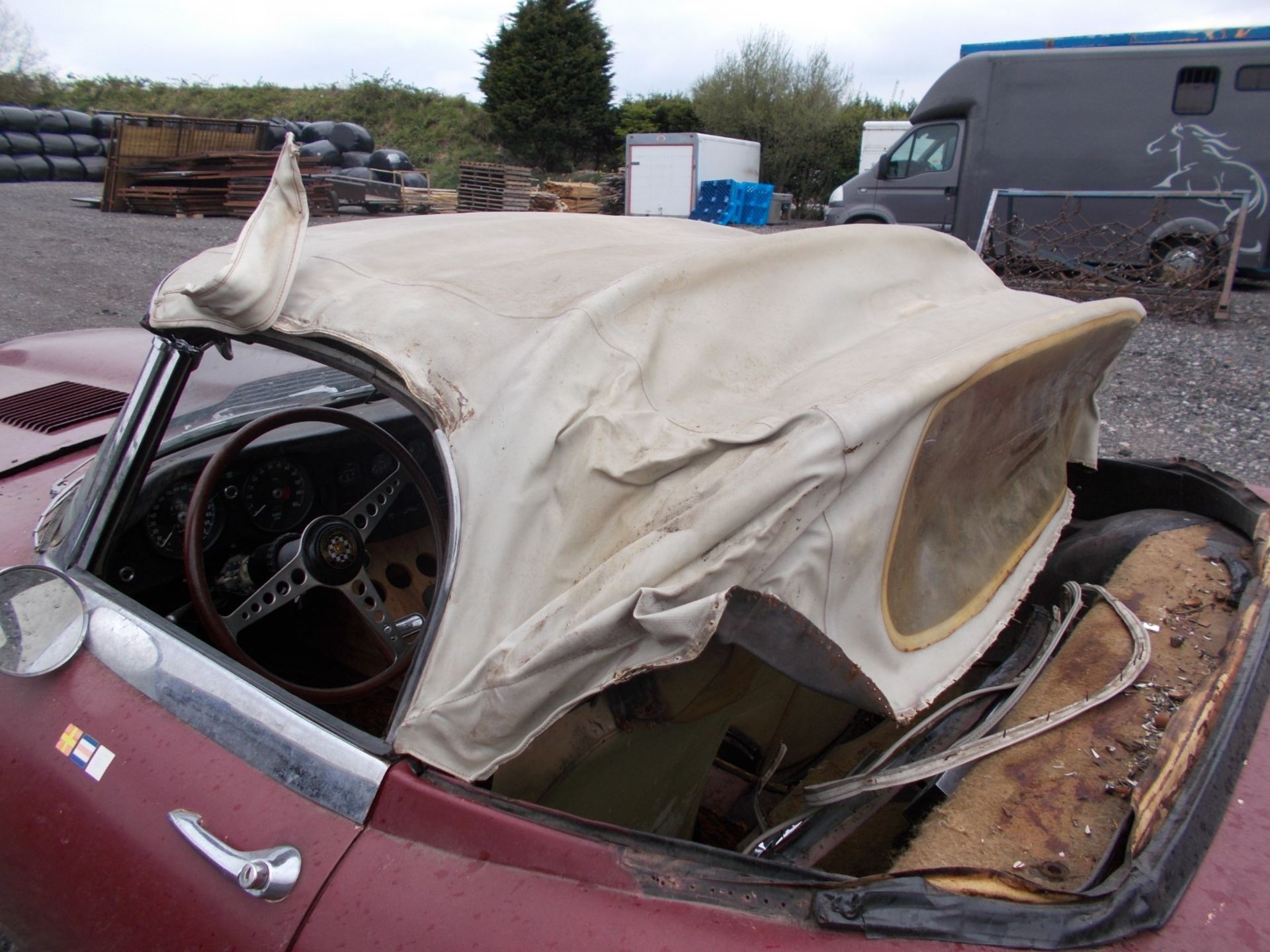 1969 (G) JAGUAR E TYPE SERIES 2 4.2 ROADSTER, 4 SPEED MANUAL, LEFT HAND DRIVE *NO VAT* - Image 9 of 43