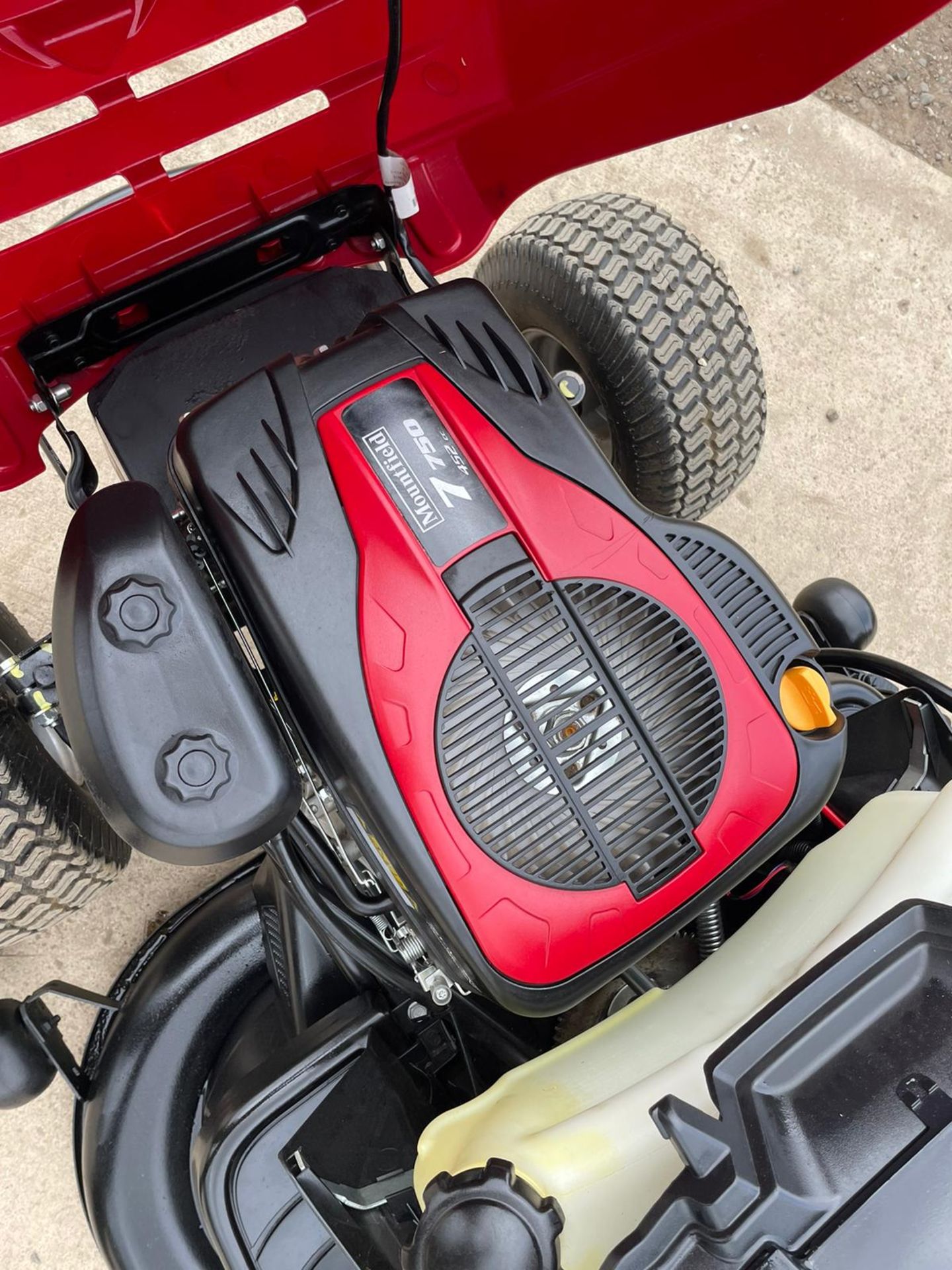 2017 MOUNTFIELD 1543H-SD RIDE ON MOWER, RUNS DRIVES AND CUTS, REAR TOW BAR *NO VAT* - Image 9 of 9