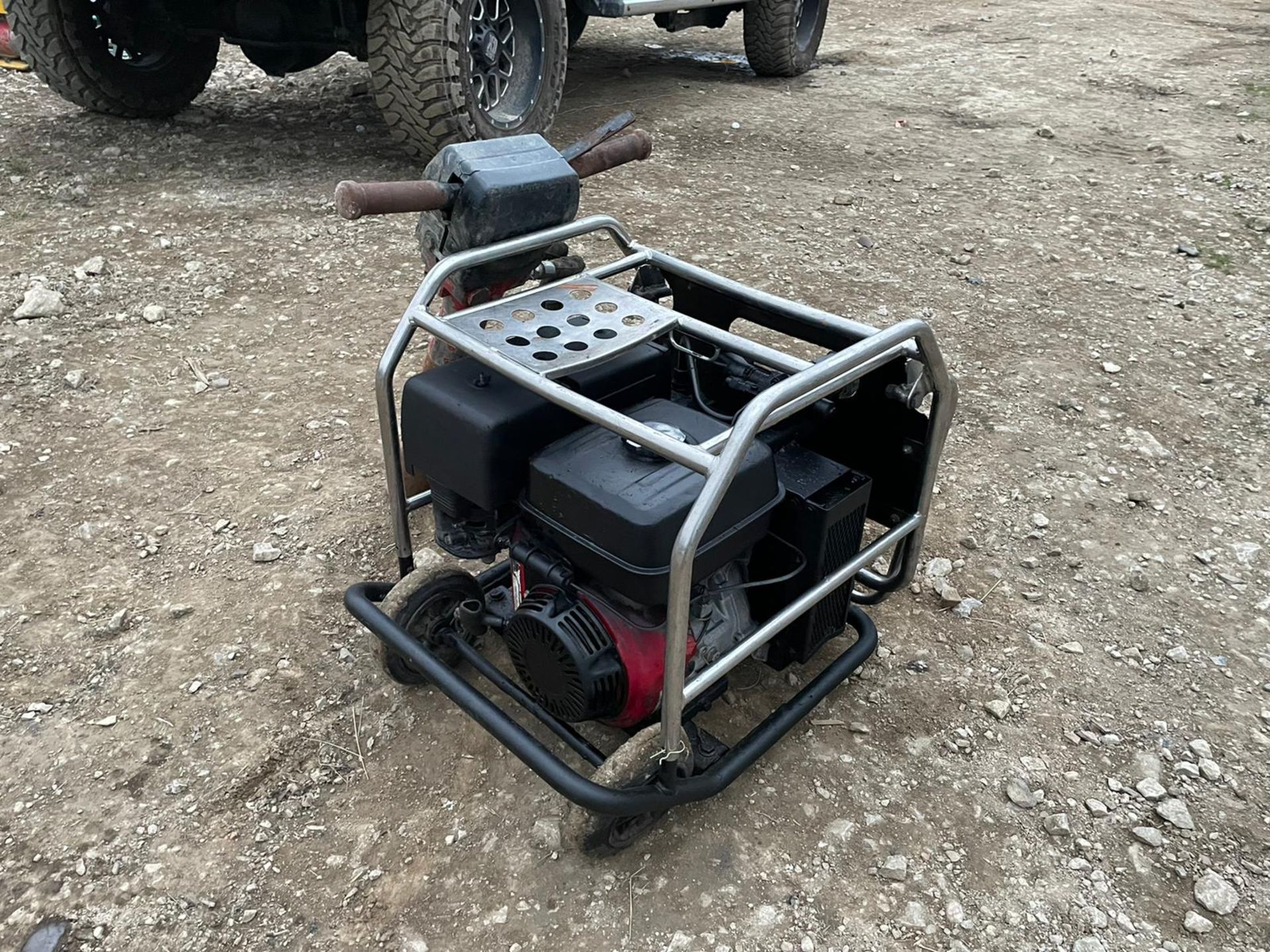 2016 JCB HYDRAULIC BEAVER PACK WITH GUN AND HOSE, RUNS AND WORKS, HONDA GX240 ENGINE *NO VAT* - Image 5 of 5