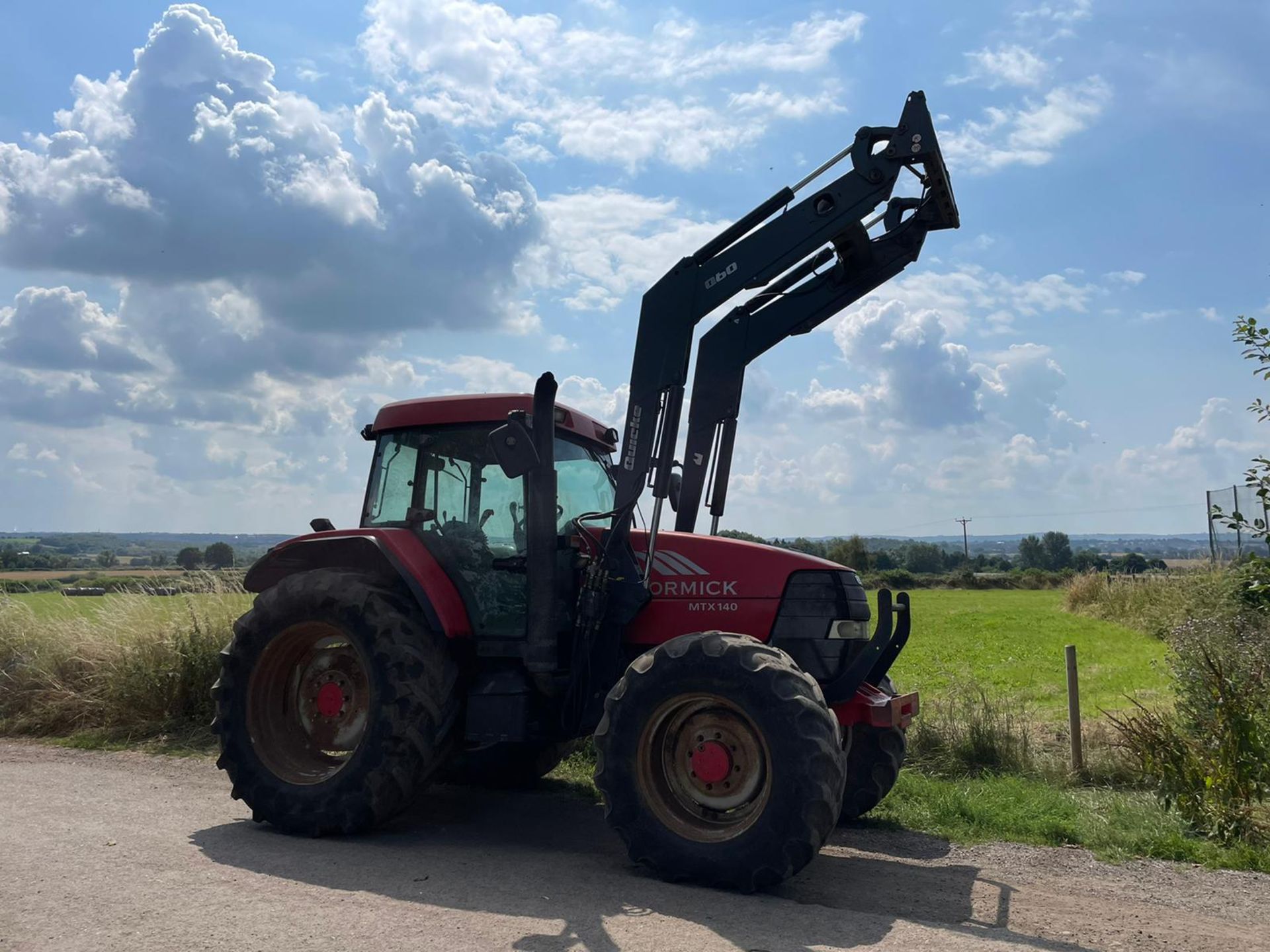 2002 McCORMICK MTX140 TRACTOR WITH QUICKE Q60 FRONT LOADER, RUNS DRIVES AND LIFTS *PLUS VAT* - Image 3 of 14