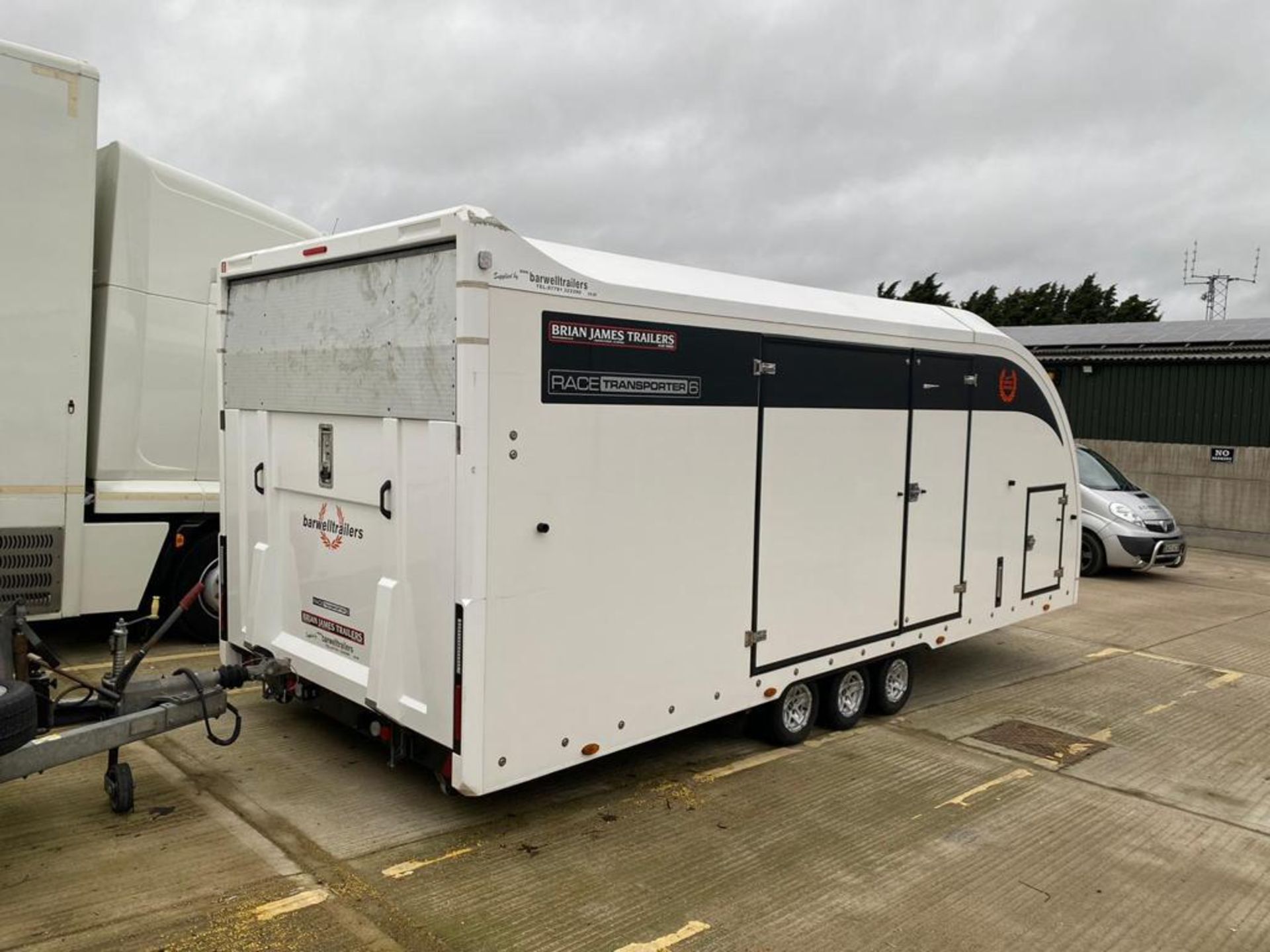 2019 BRIAN JAMES ENCLOSED TRAILER, RACE TRANSPORTER 6, ELECTRIC TILT WINCH *PLUS VAT* - Image 2 of 4