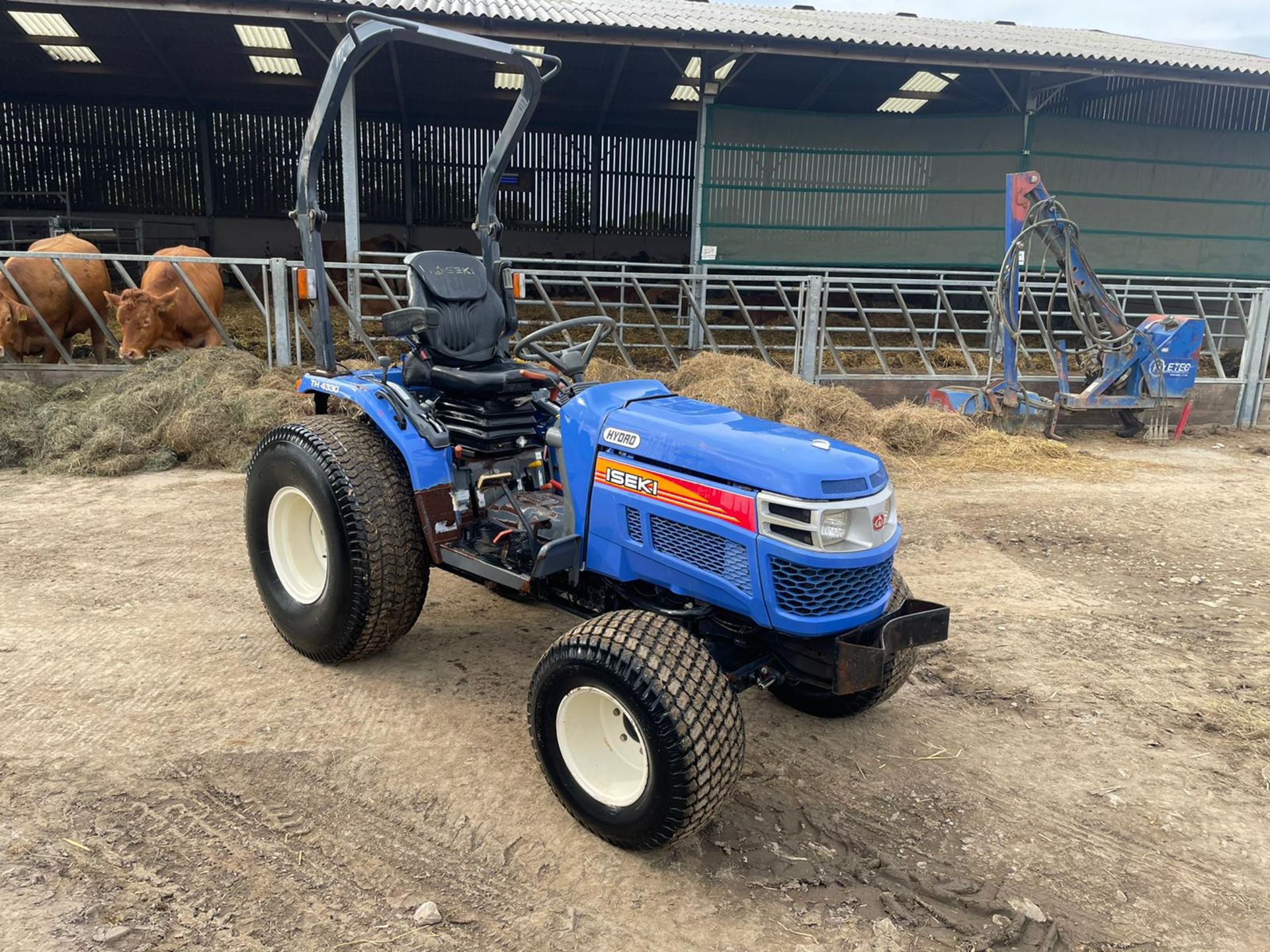 ISEKI TH4330 COMPACT TRACTOR, RUNS AND DRIVES, HYDROSTATIC, GRASS TYRES, 31hp, GOOD SEAT *PLUS VAT*