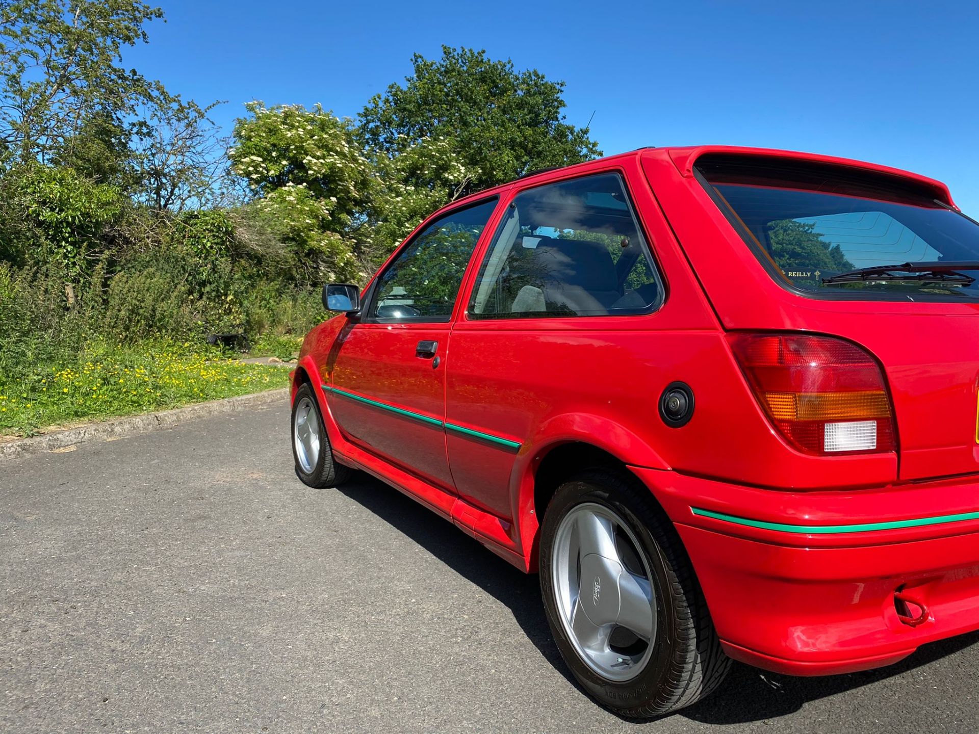 1992 FORD FIESTA XR2 I RED 3 DOOR HATCHBACK, 1.8 PETROL ENGINE, MANUAL 5 GEARS *NO VATT* - Image 10 of 30