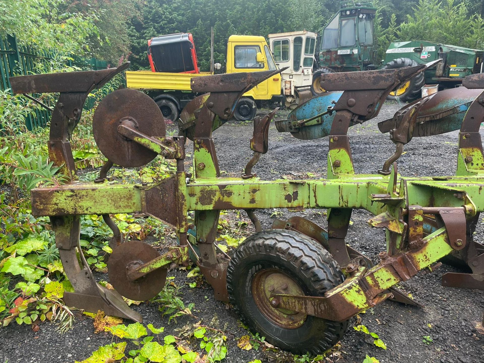 DOWDESWELL DP7C 4 FURROW REVERSIBLE PLOUGH, GOOD FURROWS, SUITABLE FOR 3 POINT LINKAGE *PLUS VAT* - Image 3 of 8