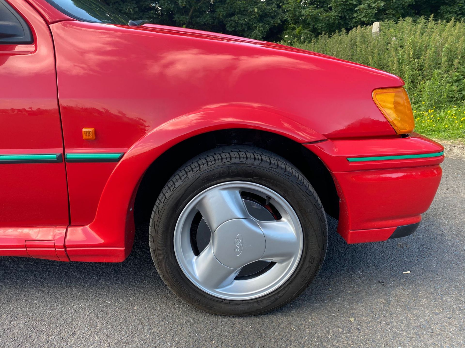 1992 FORD FIESTA XR2 I RED 3 DOOR HATCHBACK, 1.8 PETROL ENGINE, MANUAL 5 GEARS *NO VATT* - Image 22 of 30