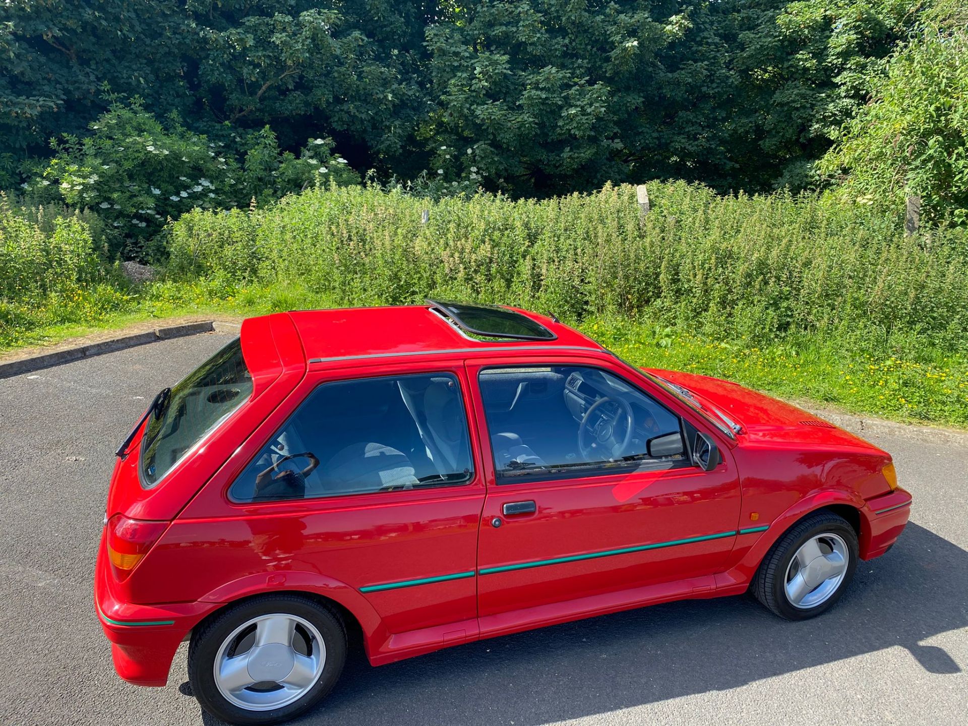 1992 FORD FIESTA XR2 I RED 3 DOOR HATCHBACK, 1.8 PETROL ENGINE, MANUAL 5 GEARS *NO VATT* - Image 18 of 30