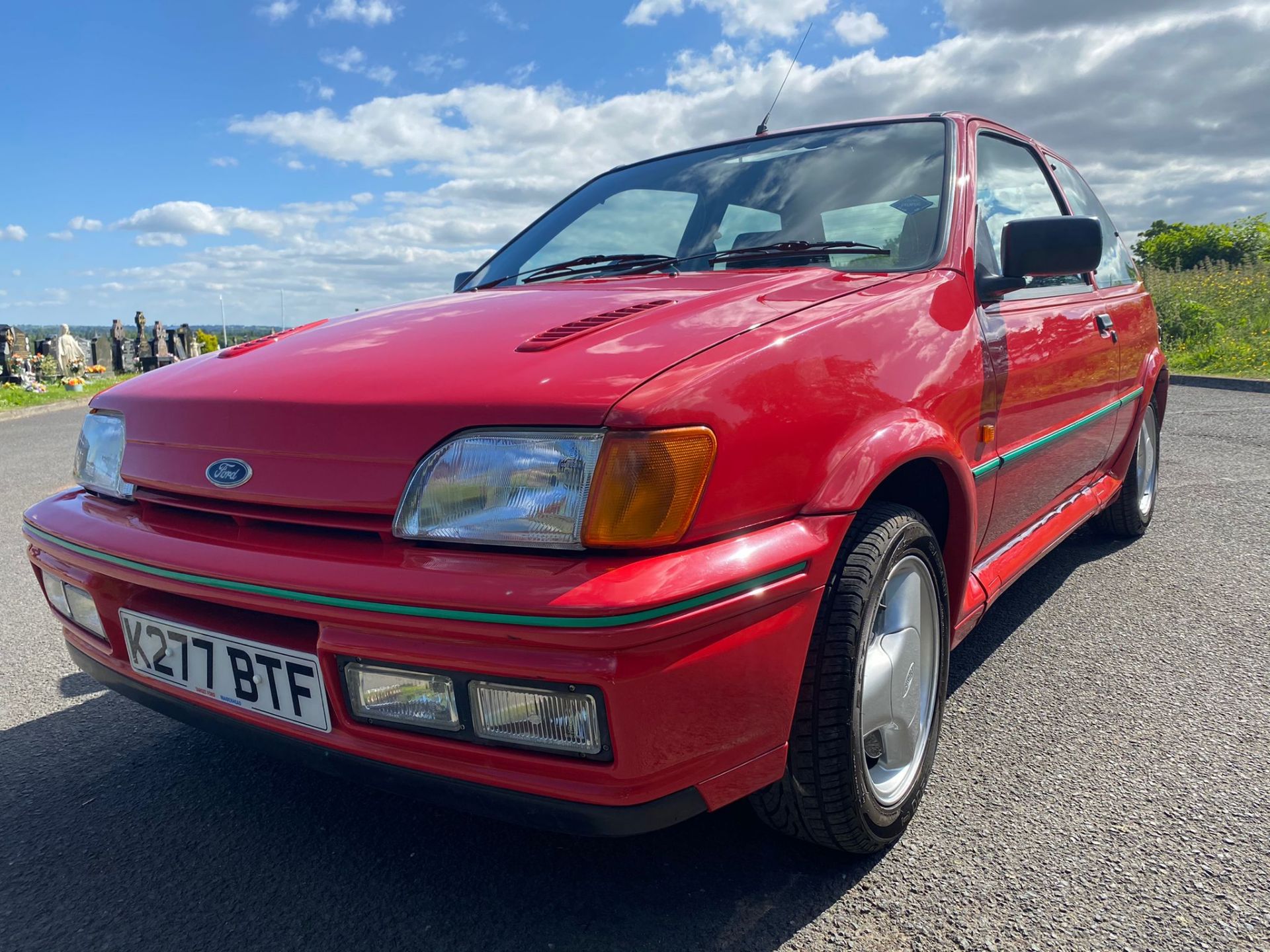 1992 FORD FIESTA XR2 I RED 3 DOOR HATCHBACK, 1.8 PETROL ENGINE, MANUAL 5 GEARS *NO VATT* - Image 6 of 30