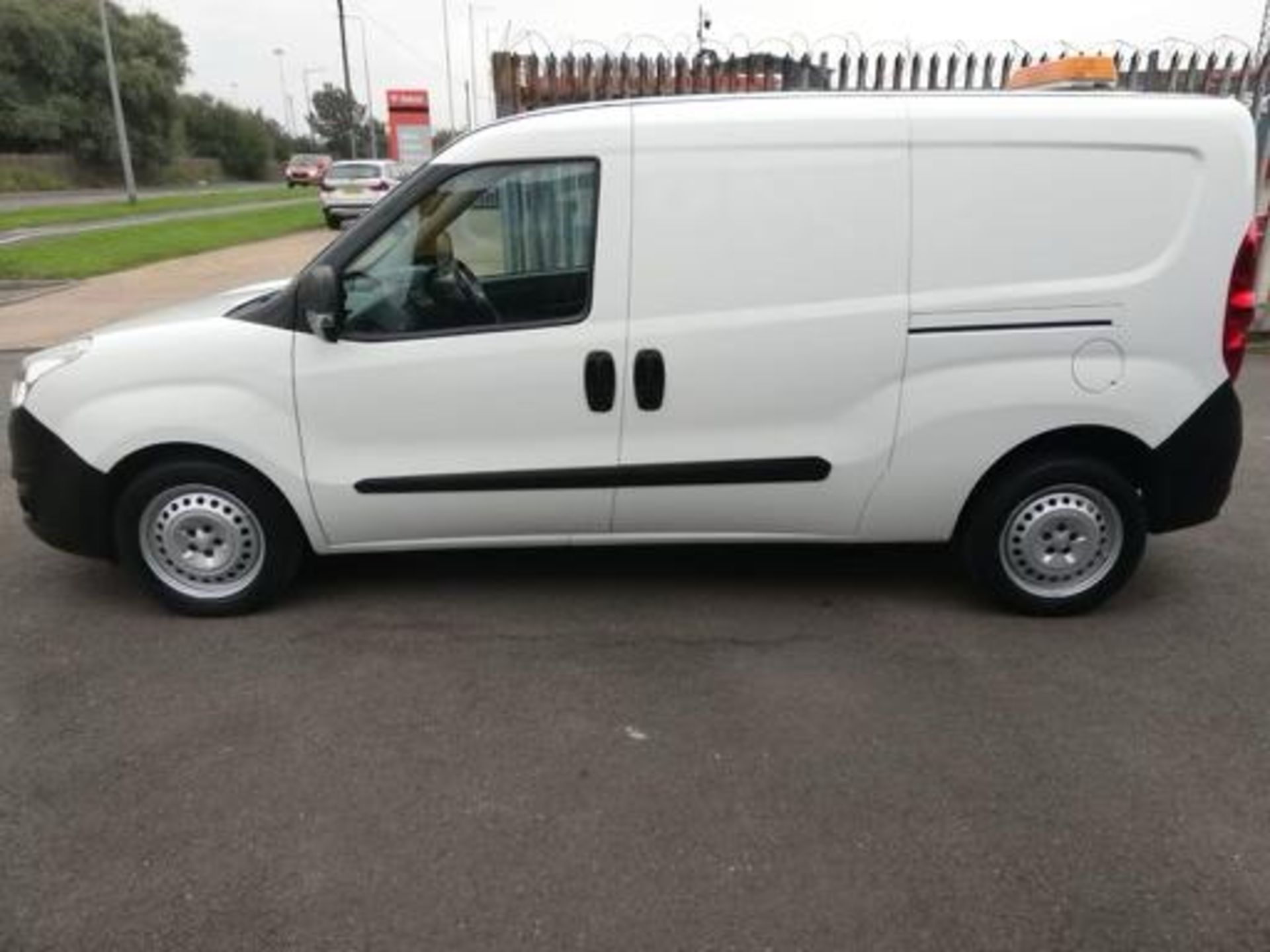 2014 VAUXHALL COMBO 2300 L2H1 CDTI SS E-FLEX WHITE PANEL VAN, 1.2 DIESEL ENGINE, 103K MILES*PLUS VAT - Image 4 of 9