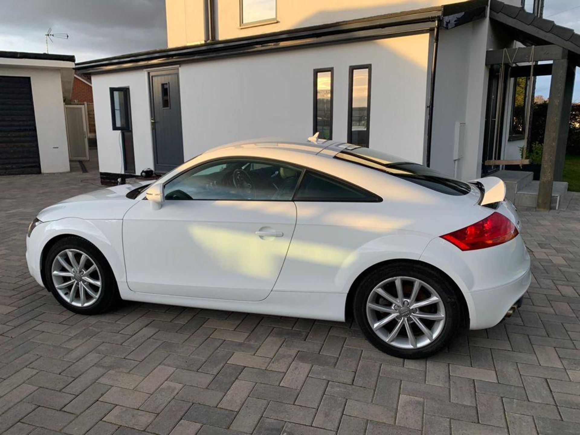 2010/60 AUDI TT SPORT TDI QUATTRO WHITE COUPE, 2.0 DIESEL ENGINE, 81,376 MILES *NO VAT* - Image 9 of 24