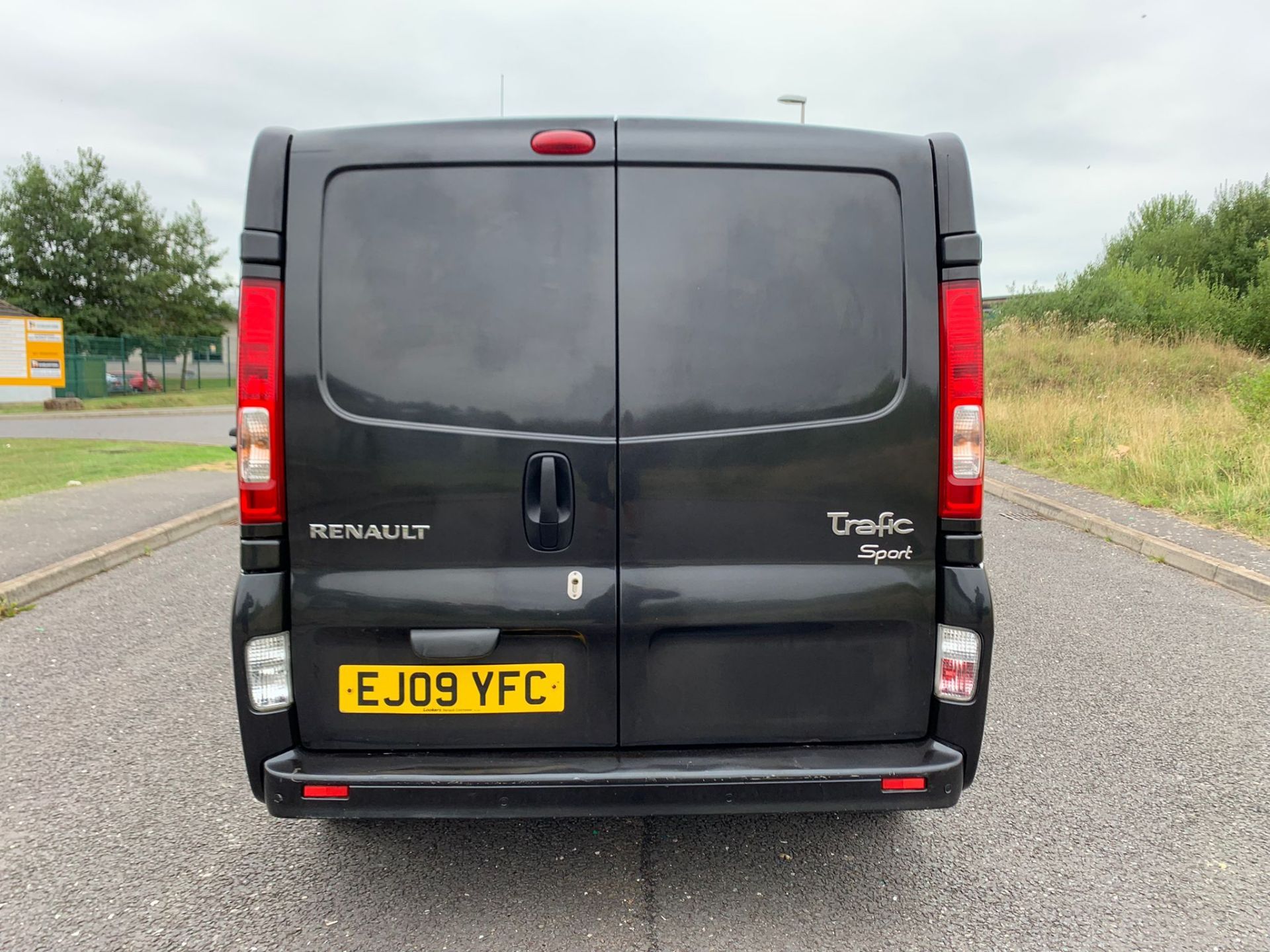 RENAULT TRAFIC SL27 SPORT DCI 115 BLACK PANEL VAN, 2.0 DIESEL, 127,364 MILES *NO VAT* - Image 6 of 22