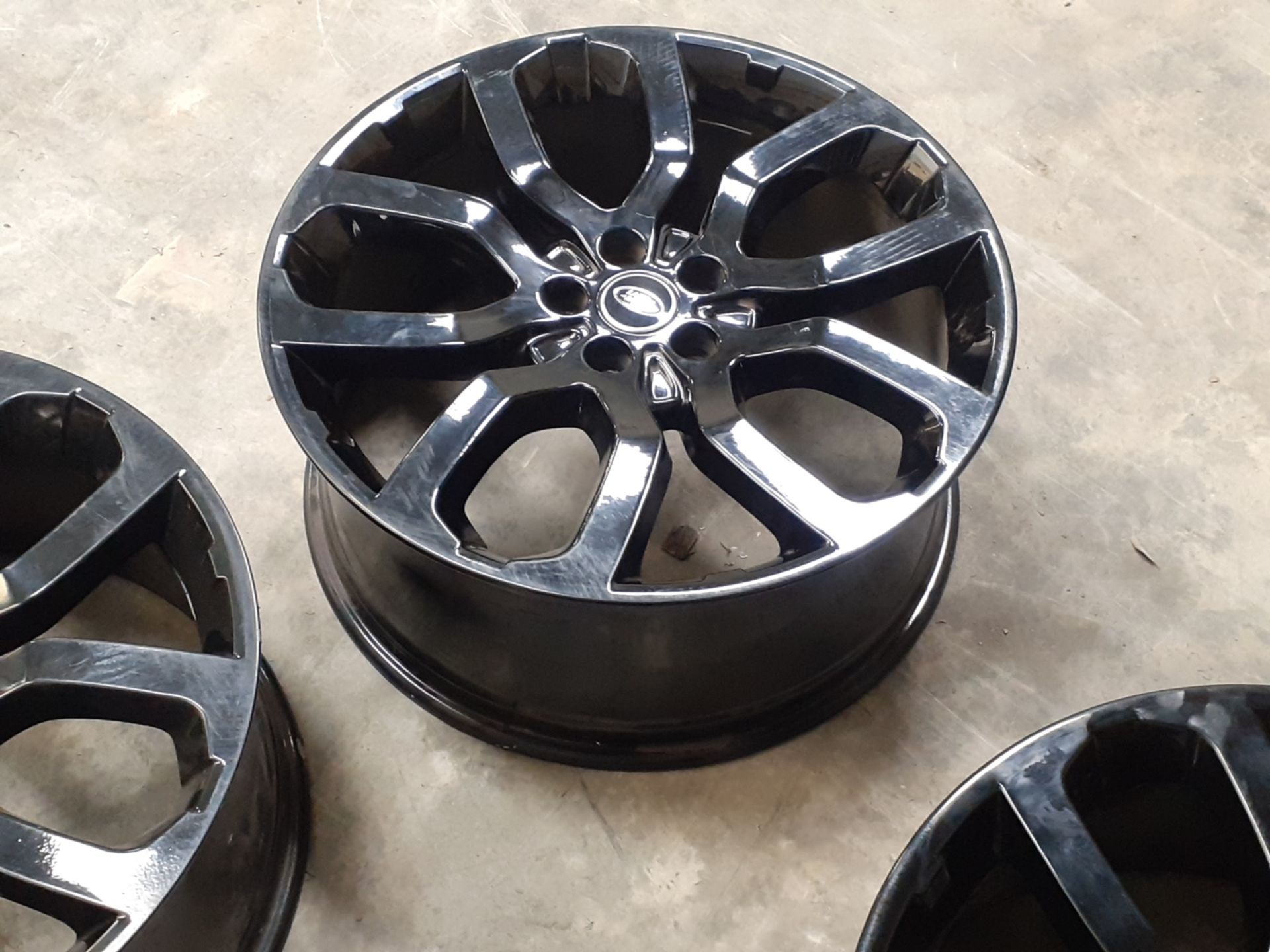 LAND ROVER RANGE ROVER 20" GLOSS BLACK ALLOY WHEELS, FITS RANGE ROVER, SPORT, VELAR, NEW DEFENDER - Image 2 of 5