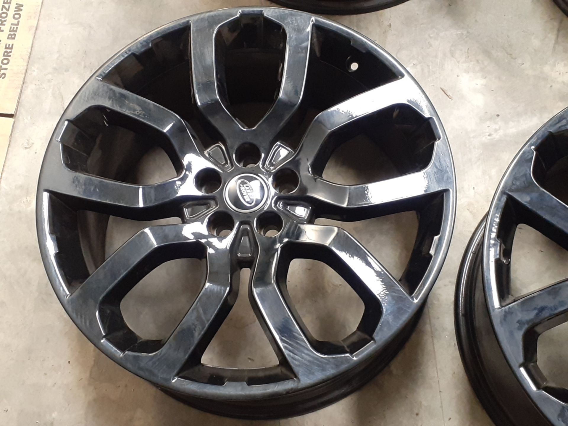 LAND ROVER RANGE ROVER 20" GLOSS BLACK ALLOY WHEELS, FITS RANGE ROVER, SPORT, VELAR, NEW DEFENDER - Image 5 of 5