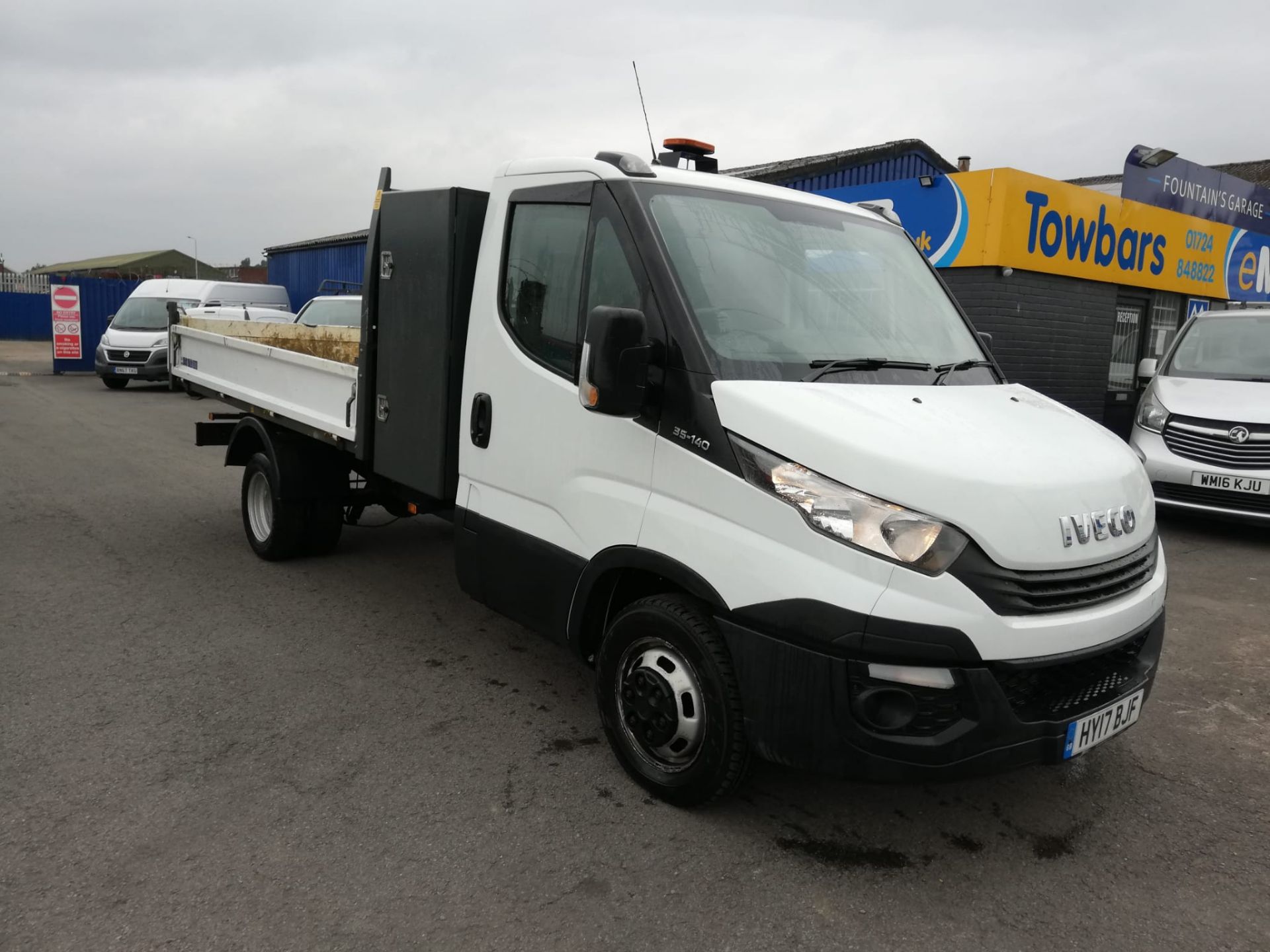 2017 IVECO DAILY 35C14 WHITE LWB TIPPER WITH STORAGE BOX, 88K MILES, 2.3 DIESEL ENGINE *PLUS VAT*