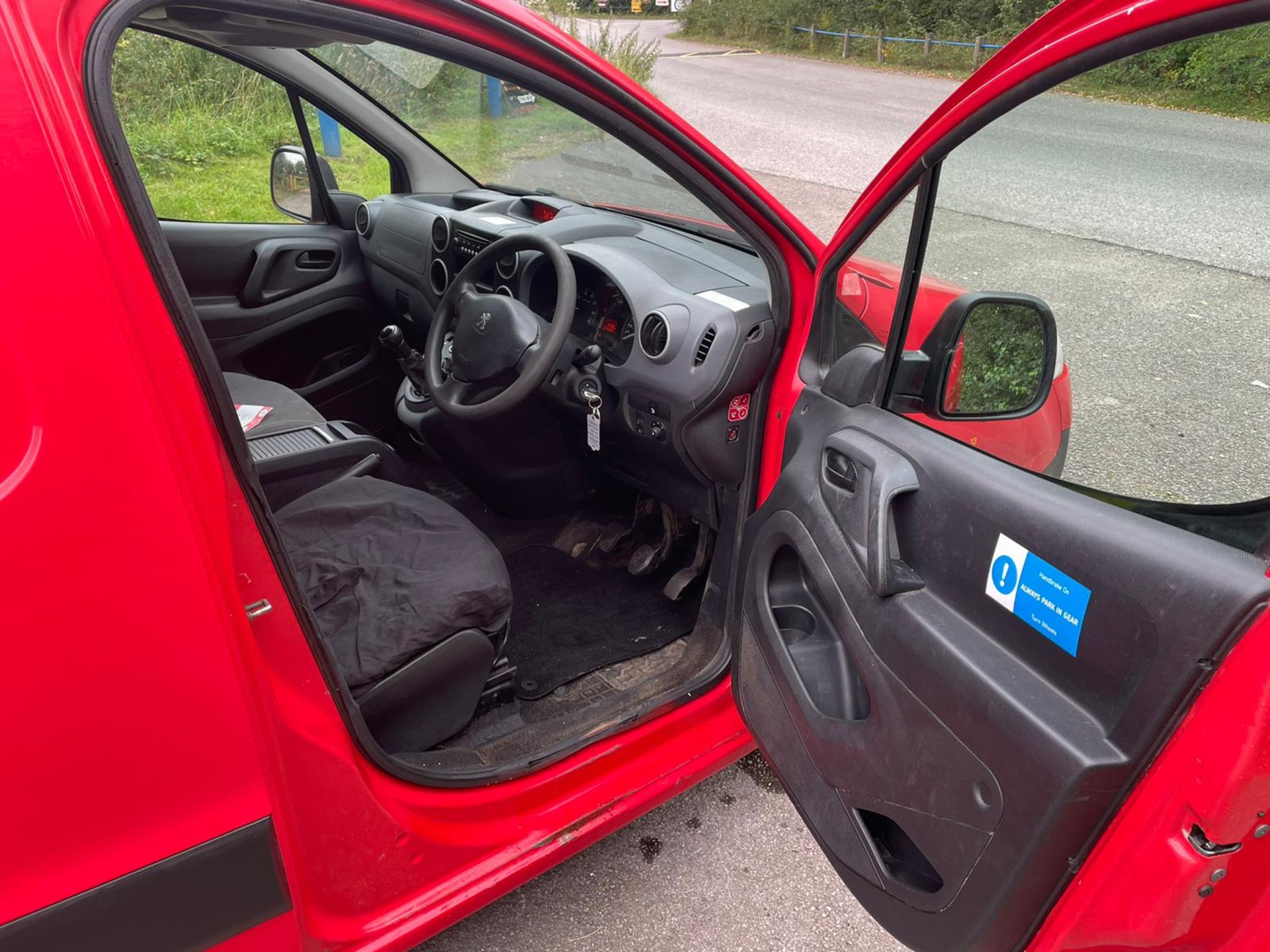 2012 PEUGEOT PARTNER 625 S L1 HDI RED PANEL VAN, 1560cc DIESEL ENGINE, 79,389 MILES *NO VAT* - Image 13 of 20