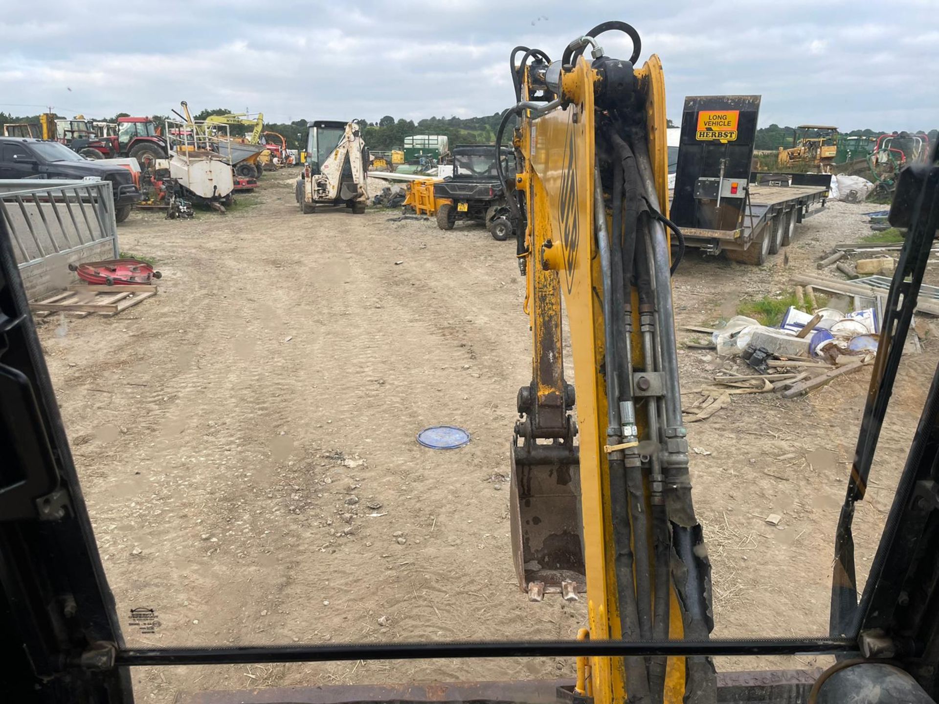 2005 JCB 8027 ZTS MINI DIGGER, RUNS DRIVES AND DIGS, SHOWING A LOW 268 HOURS, FULLY GLASS CAB - Image 12 of 24