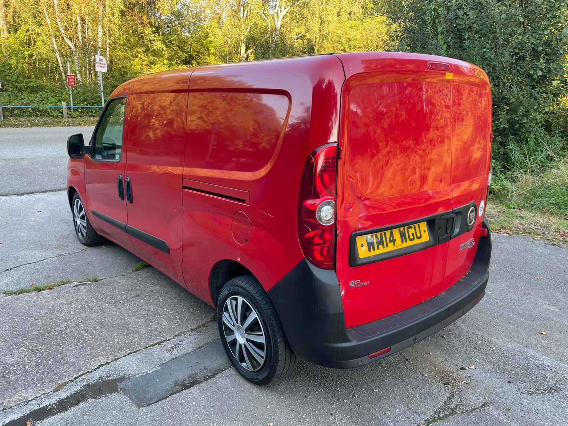 2014 FIAT DOBLO 16V MULTIJET RED PANEL VAN, 1.3 DIESEL, 108,305 MILES, MANUAL GEARBOX *NO VAT* - Image 5 of 22