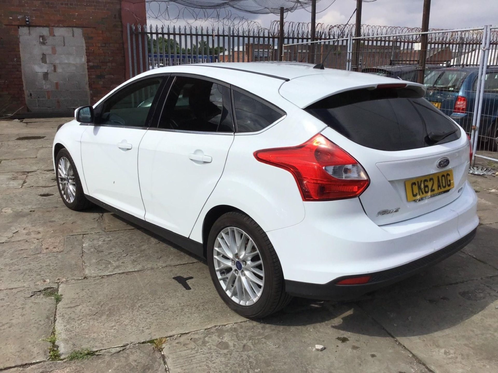 2012 FORD FOCUS ZETEC TURBO WHITE HATCHBACK, SHOWING 75K MILES, 1.0 PETROL ENGINE *NO VAT* - Image 3 of 12