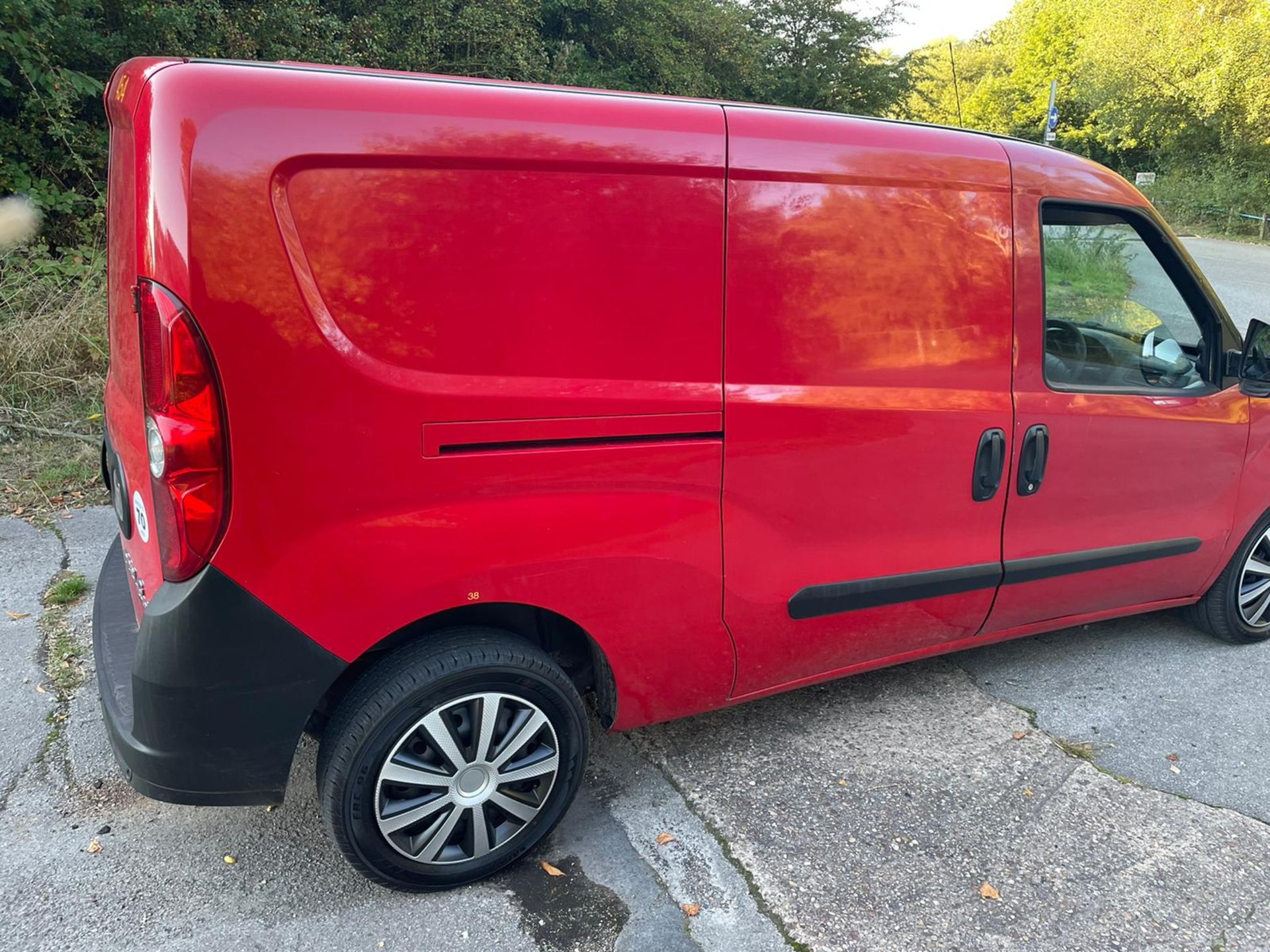 2014 FIAT DOBLO 16V MULTIJET RED PANEL VAN, 1.3 DIESEL, 108,305 MILES, MANUAL GEARBOX *NO VAT* - Image 8 of 22