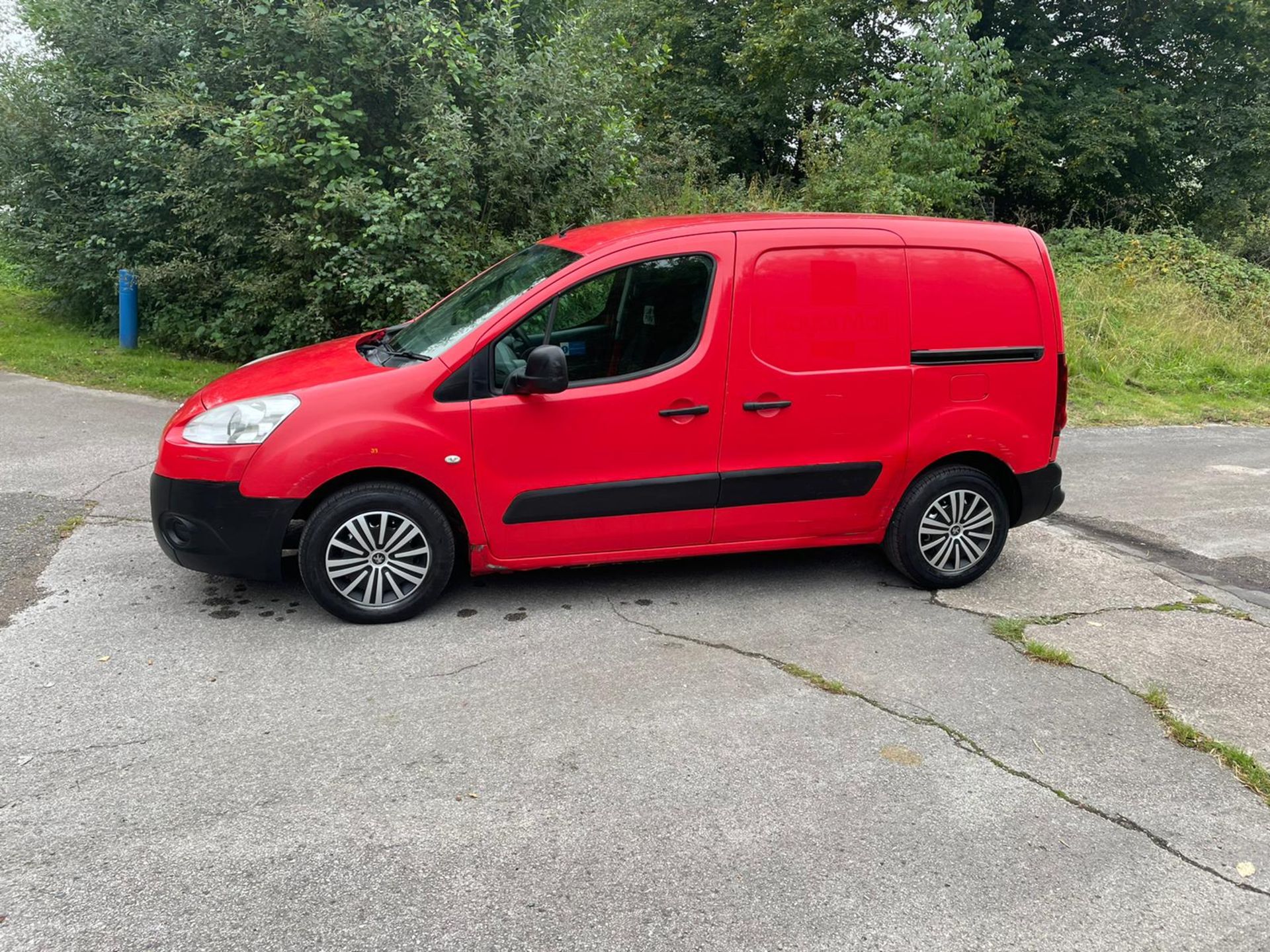 2012 PEUGEOT PARTNER 625 S L1 HDI RED PANEL VAN, 1560cc DIESEL ENGINE, 79,389 MILES *NO VAT* - Image 5 of 20