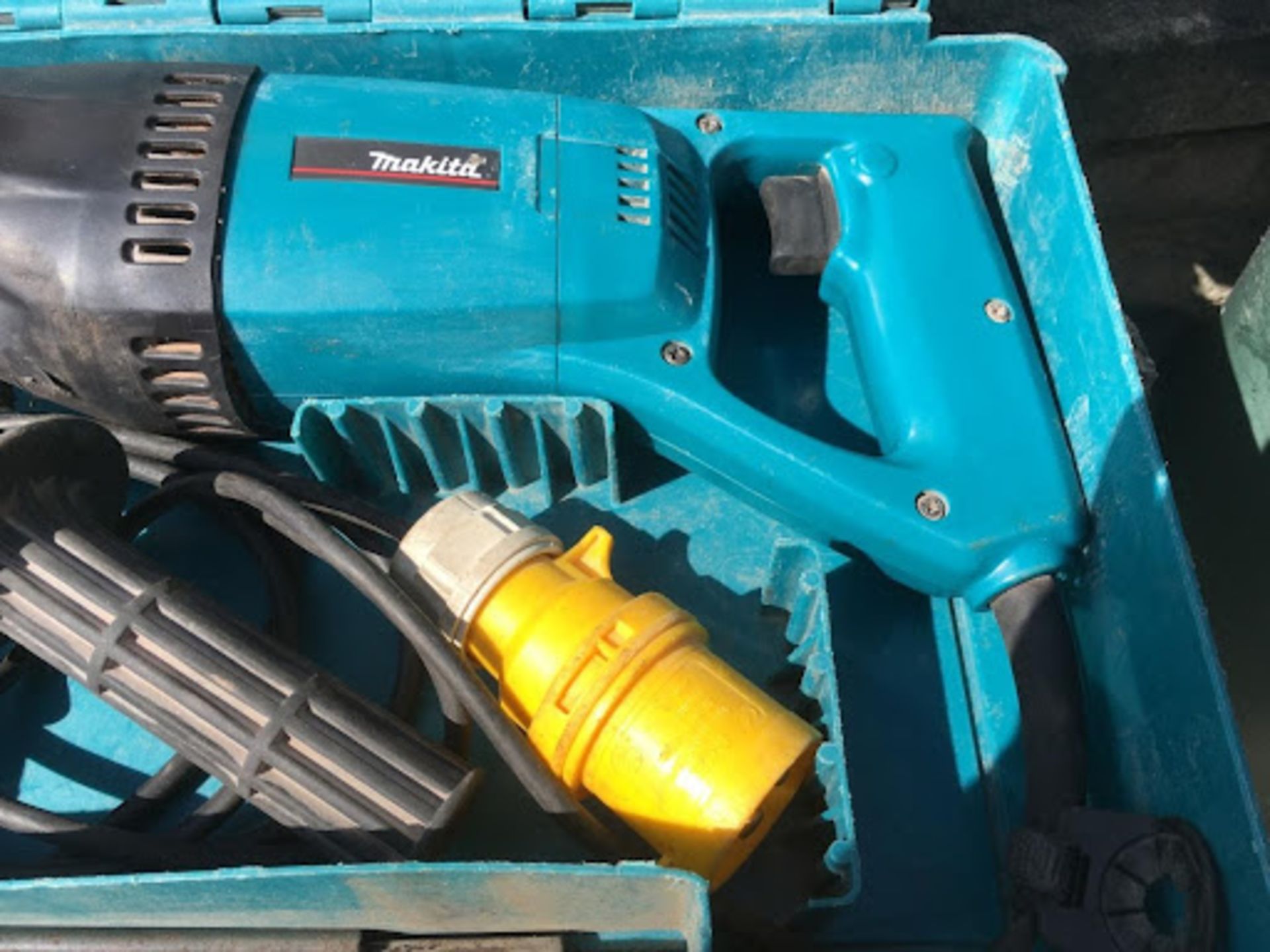 USED MAKITA 8406C CORDED DIAMOND CORE DRILL (ROATRY AND PERCUSSION) 110v *NO VAT* - Image 5 of 5