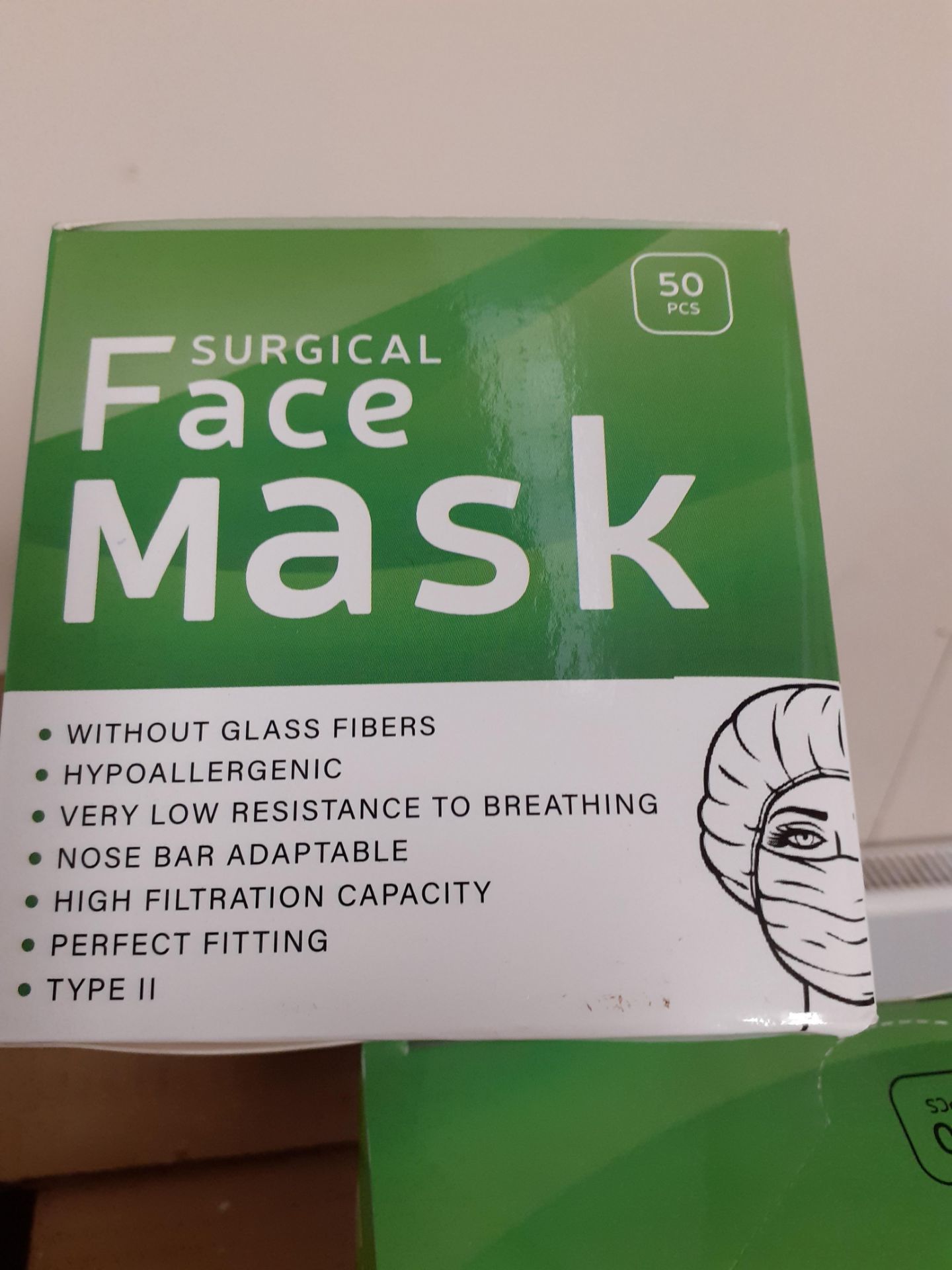 SURGICAL FACE MASKS - YOU'RE ONLY BIDDING FOR ONE CARTON OF 40 BOXES, EACH BOX = 50 MASKS 2000 TOTAL - Image 2 of 6