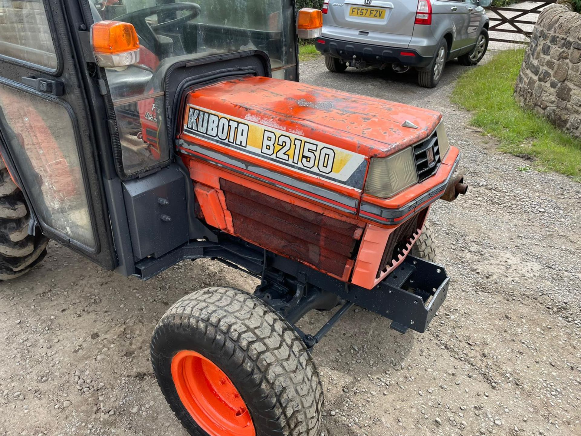 KUBOTA B2150 COMPACT TRACTOR, RUNS AND DRIVES, SHOWING 2361 HOURS, 23hp, ROAD KIT *PLUS VAT* - Image 7 of 8