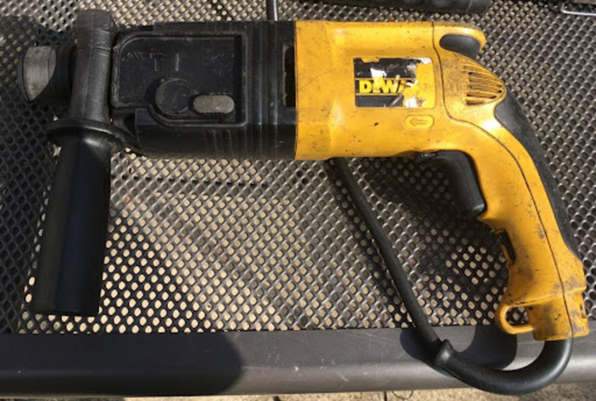 USED DEWALT DW563 110V HAMMER DRILL WITH CASE *NO VAT* - Image 2 of 3