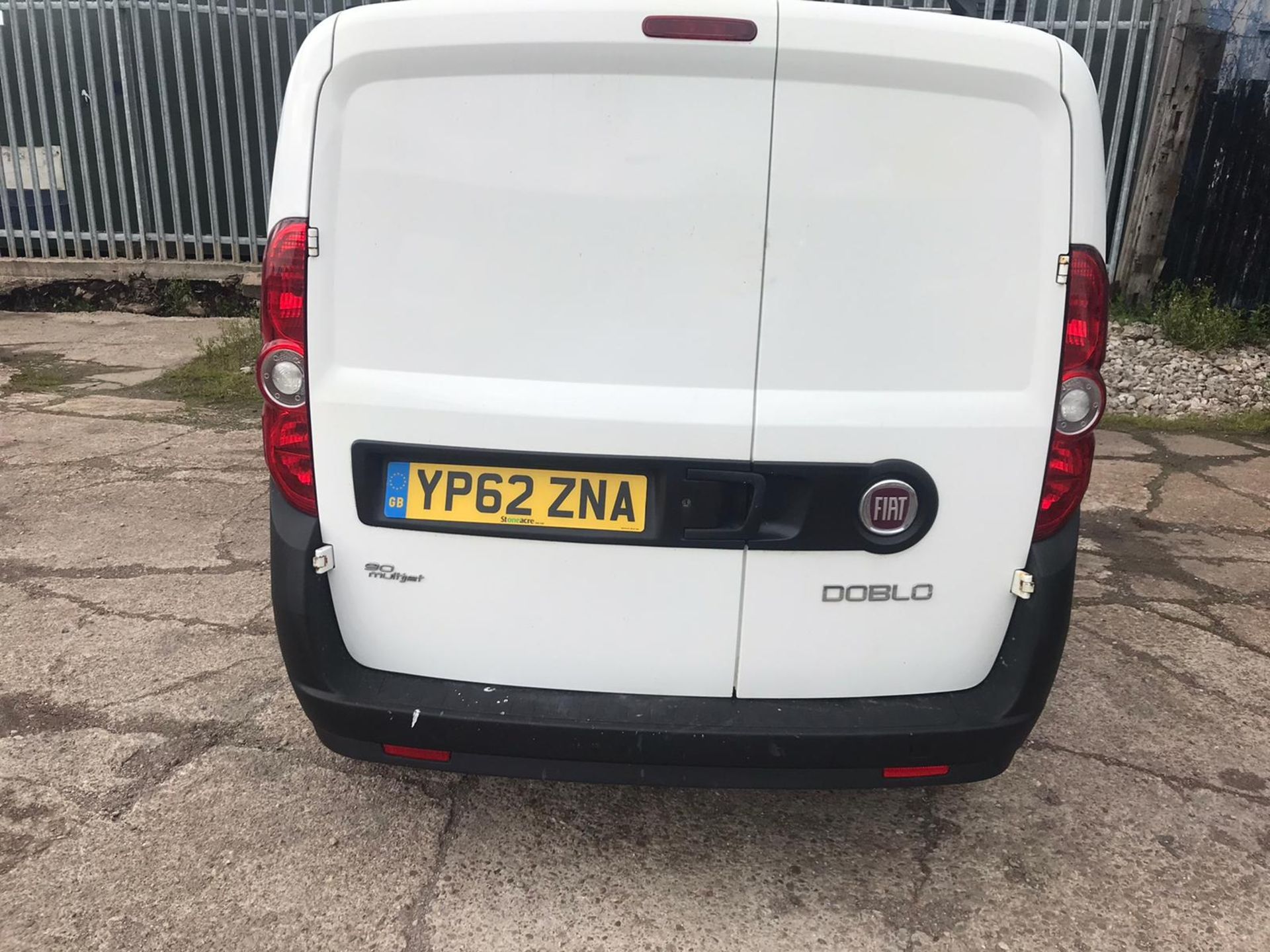 2012 FIAT DOBLO SX MULTIJET WHITE PANEL VAN, SHOWING 88,758 MILES, 1248CC DIESEL ENGINE *NO VAT* - Image 2 of 7