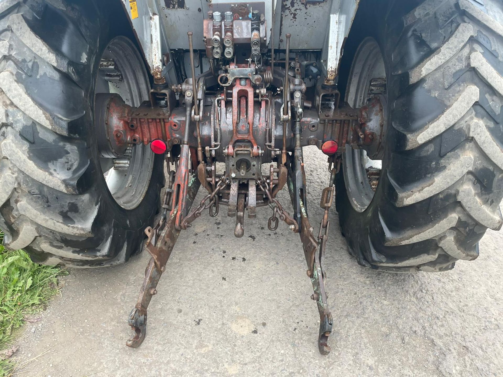 MASSEY FERGUSON 398 4WD TRACTOR, RUNS AND DRIVES, 12 SPEED GEARBOX, CABBED, 95hp *PLUS VAT* - Image 7 of 13