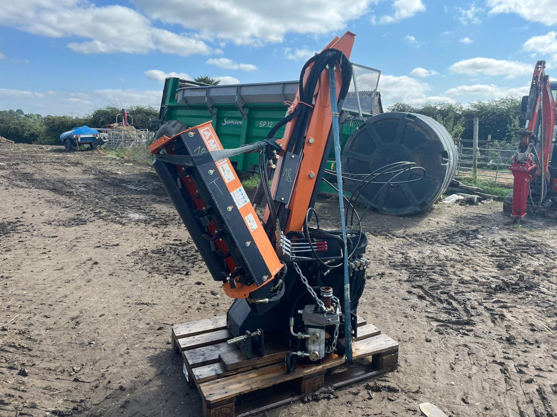 NEW AND UNUSED HEDGE CUTTER, 80cm FLAIL HEAD, SUITABLE FOR SOMPACT TRACTOR *PLUS VAT*