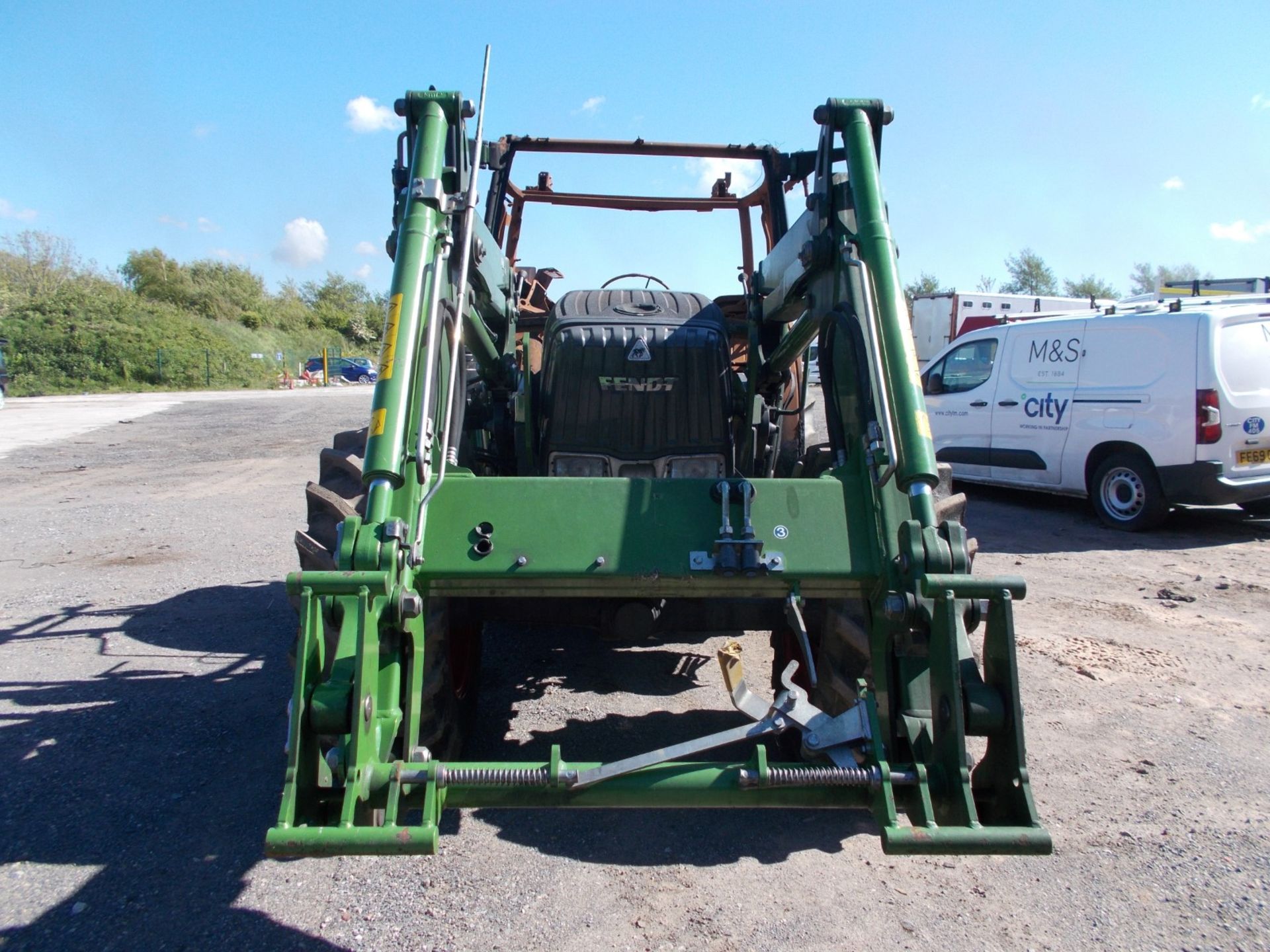 2020 FENDT 211 VARIO AGRICULTURAL TRACTOR, 3.3 LITRE 3 CYL DIESEL, FIRE DAMAGE TO CAB AREA *PLUS VAT - Image 5 of 13