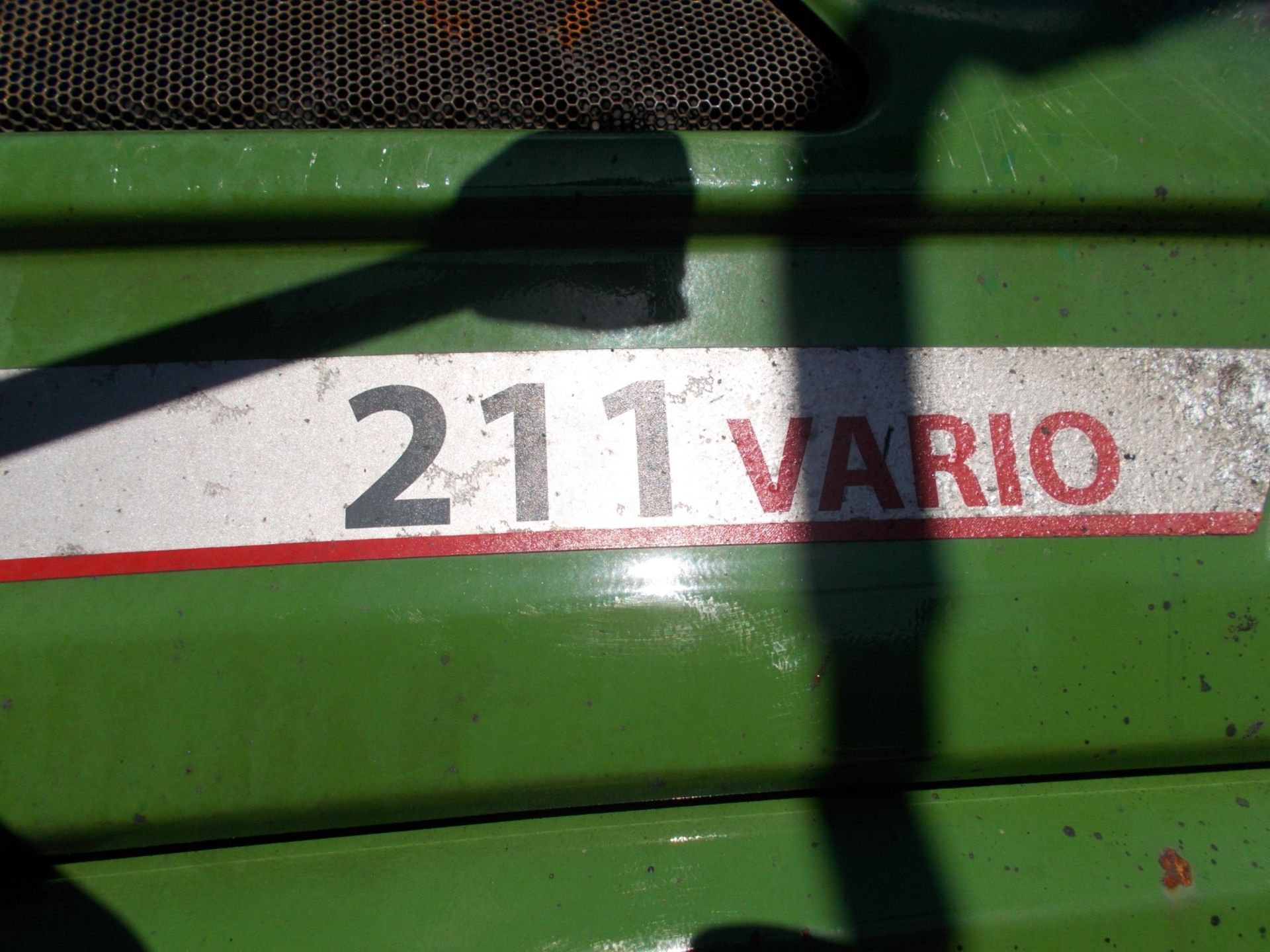 2020 FENDT 211 VARIO AGRICULTURAL TRACTOR, 3.3 LITRE 3 CYL DIESEL, FIRE DAMAGE TO CAB AREA *PLUS VAT - Image 9 of 13
