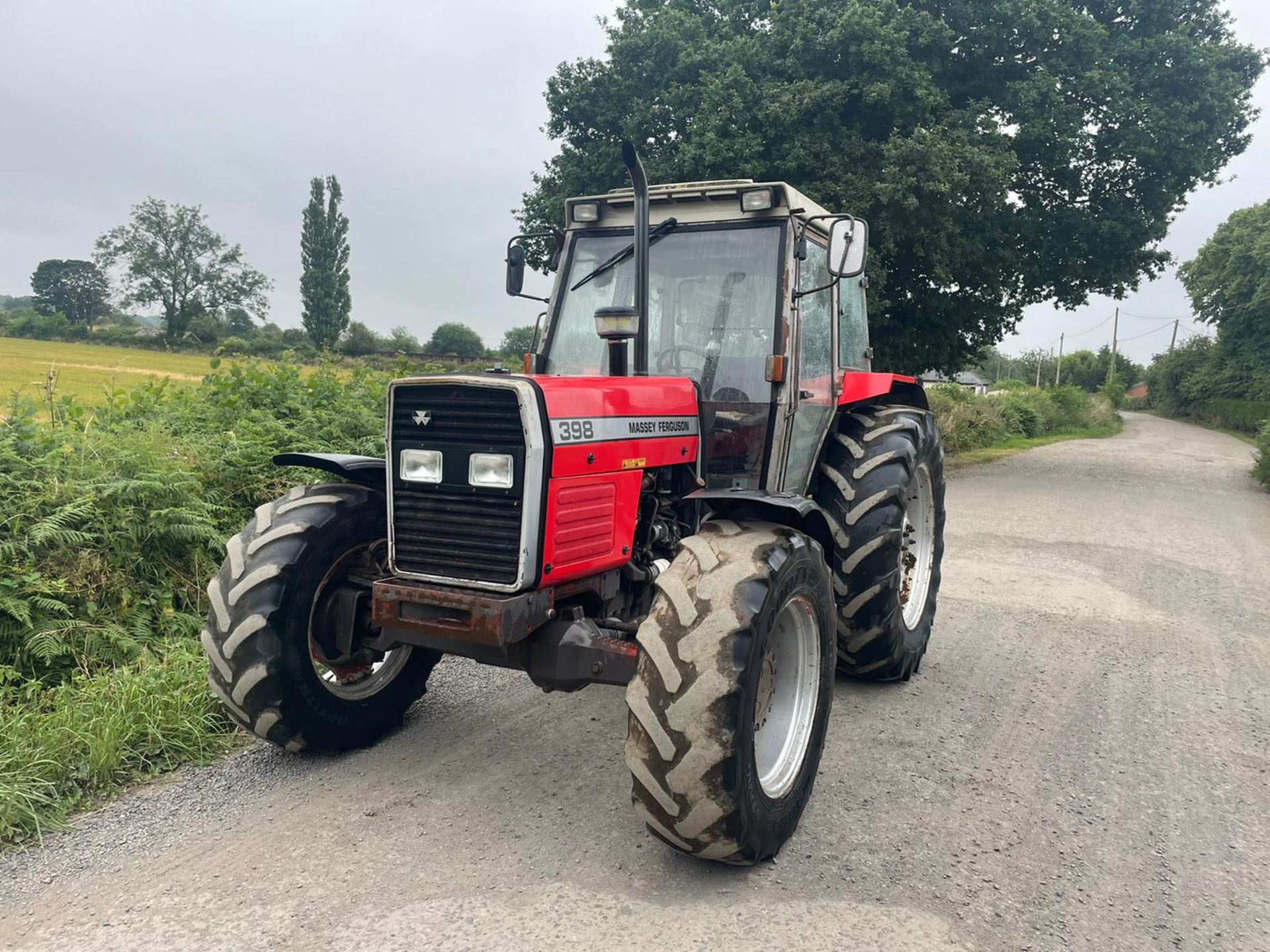 MASSEY FERGUSON 398 4WD TRACTOR, RUNS AND DRIVES, 12 SPEED GEARBOX, CABBED, 95hp *PLUS VAT* - Image 2 of 13