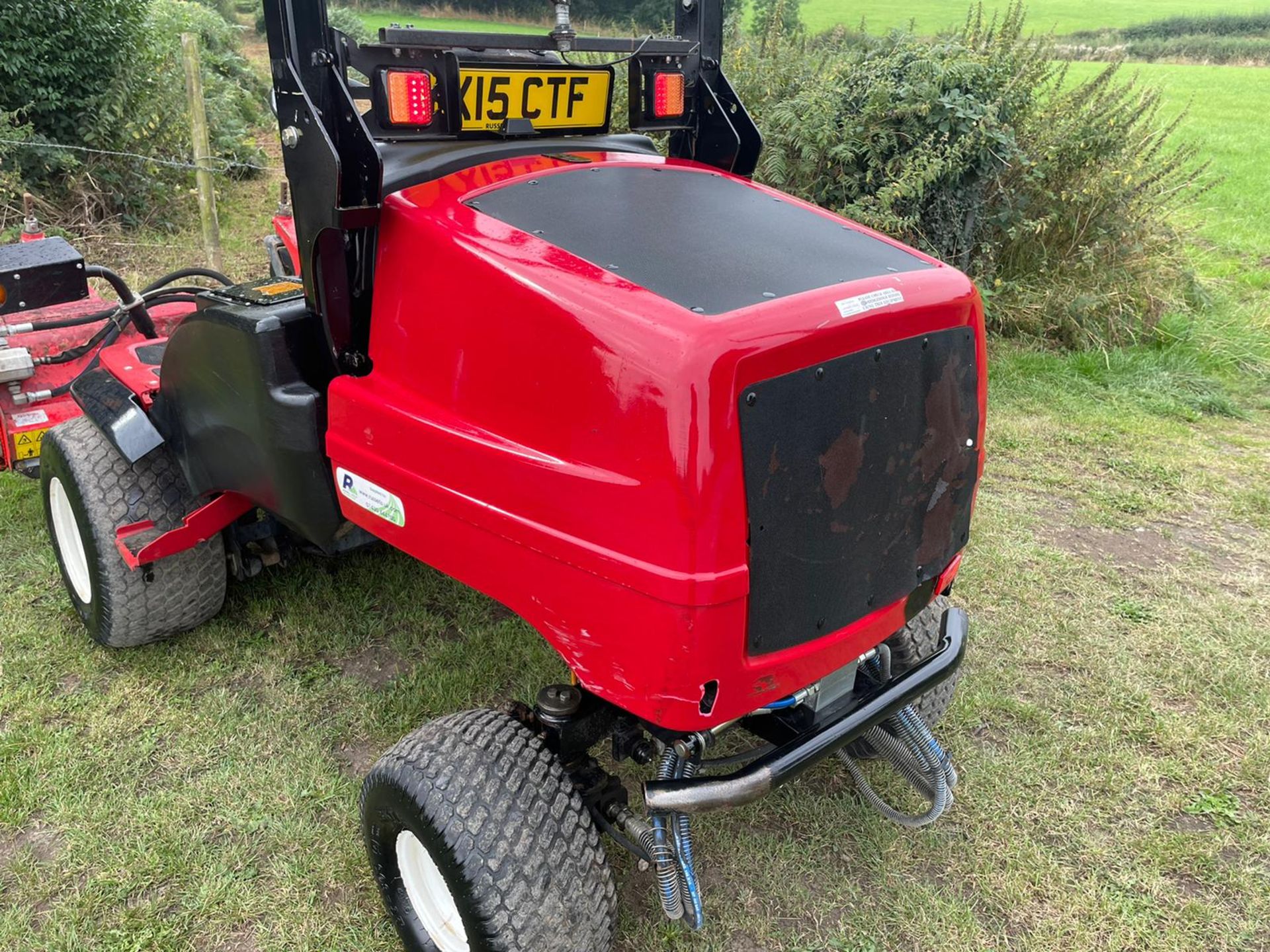 2015 TORO GM3400 4x4 RIDE ON MOWER, RUNS DRIVES CUTS WELL, A LOW AND GENUINE 2345 HOURS *PLUS VAT* - Image 7 of 17