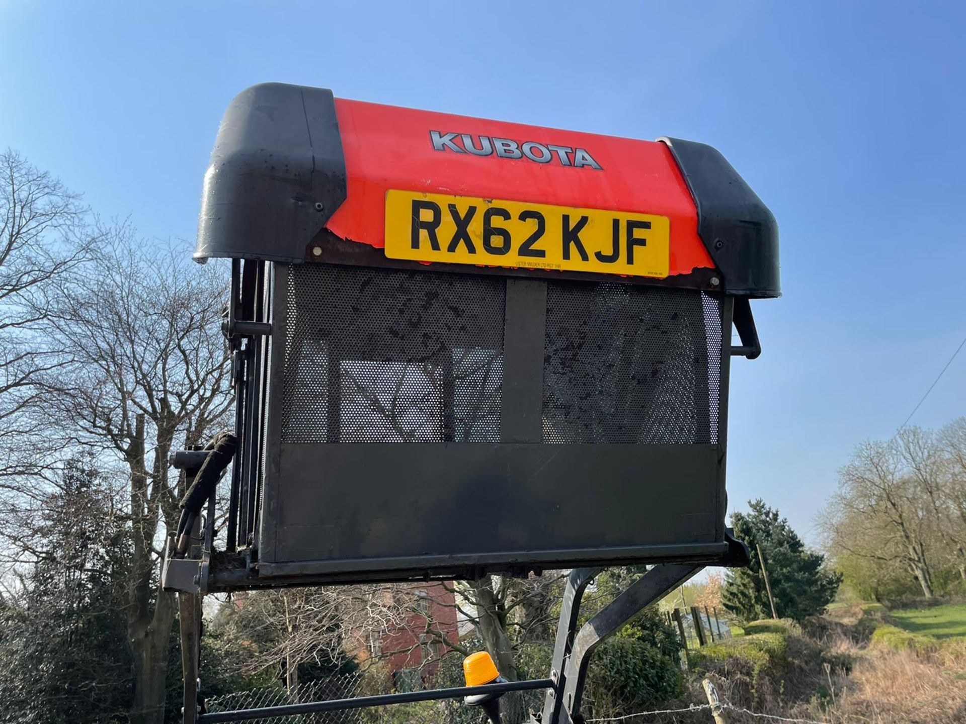 2013 (62) KUBOTA G23-II RIDE ON MOWER, RUNS DRIVES AND CUTS, HIGH TIP COLLECTOR *PLUS VAT* - Image 9 of 10