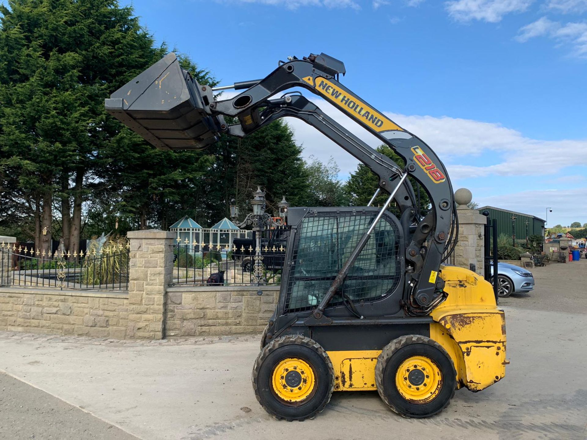 2015 NEW HOLLAND L218 SUPER BOOM SKIDSTEER, RUNS DRIVES AND LIFTS, C/W 72" BUCKET *PLUS VAT*