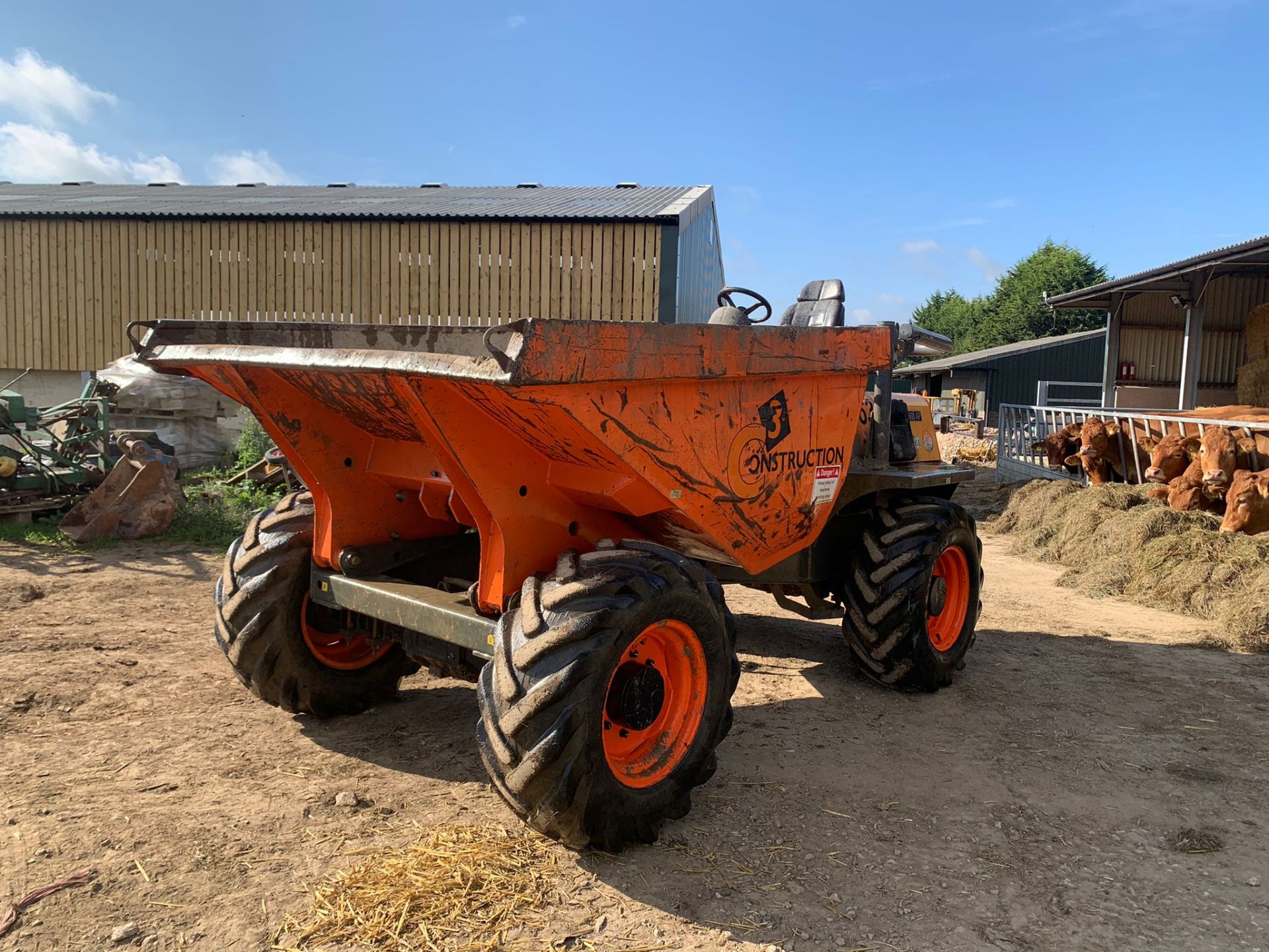 2016 AUSA D 600 AP 6 TON DUMPER, RUNS DRIVES AND TIPS, SHOWING A LOW AND GENUINE 1276 HOURS - Image 5 of 12