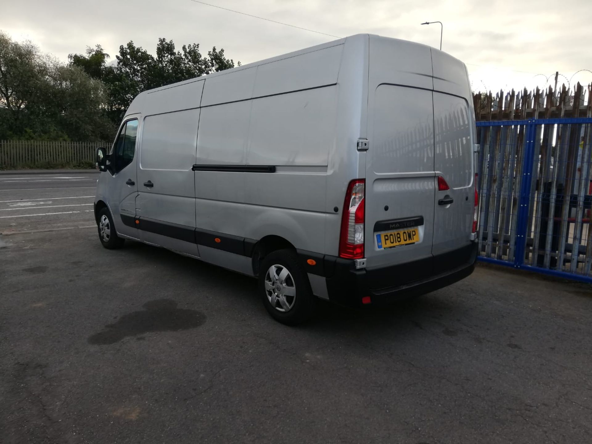 2018 RENAULT MASTER LM35 B-NESS+ ENERGY DCI GREY PANEL VAN, 2.3 DIESEL, 107K MILES *PLUS VAT* - Image 5 of 13