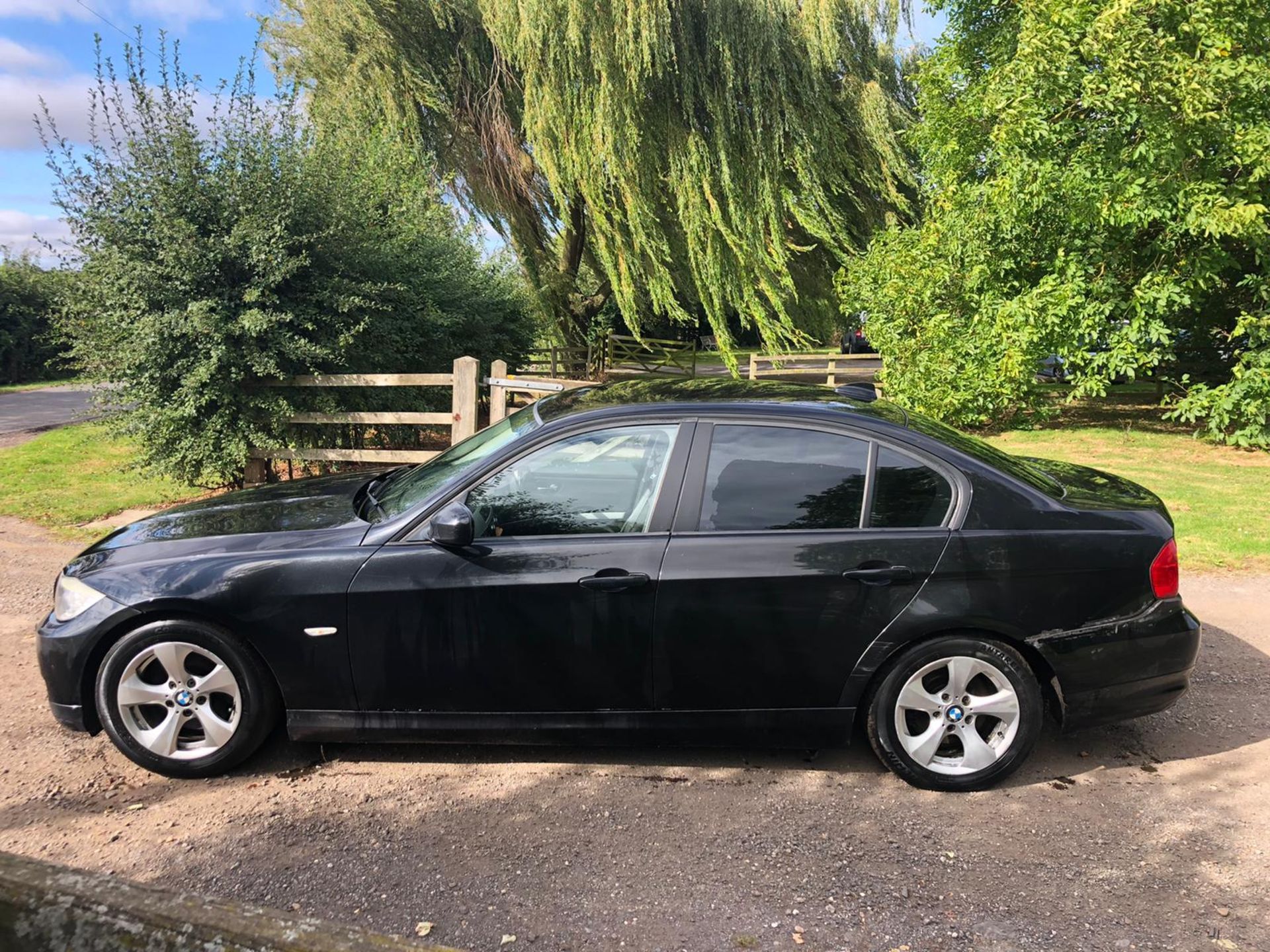 2010 BMW 320D EFFICIENTDYNAMICS BLACK SALOON, 2.0 DIESEL ENGINE, 171,356 MILES *NO VAT* - Image 4 of 12