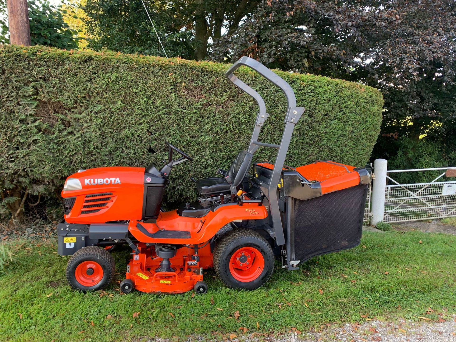 2017 KUBOTA G23-II RIDE ON MOWER, RUNS DRIVES AND CUTS, SHOWING A LOW 605 HOURS *PLUS VAT* - Image 5 of 18