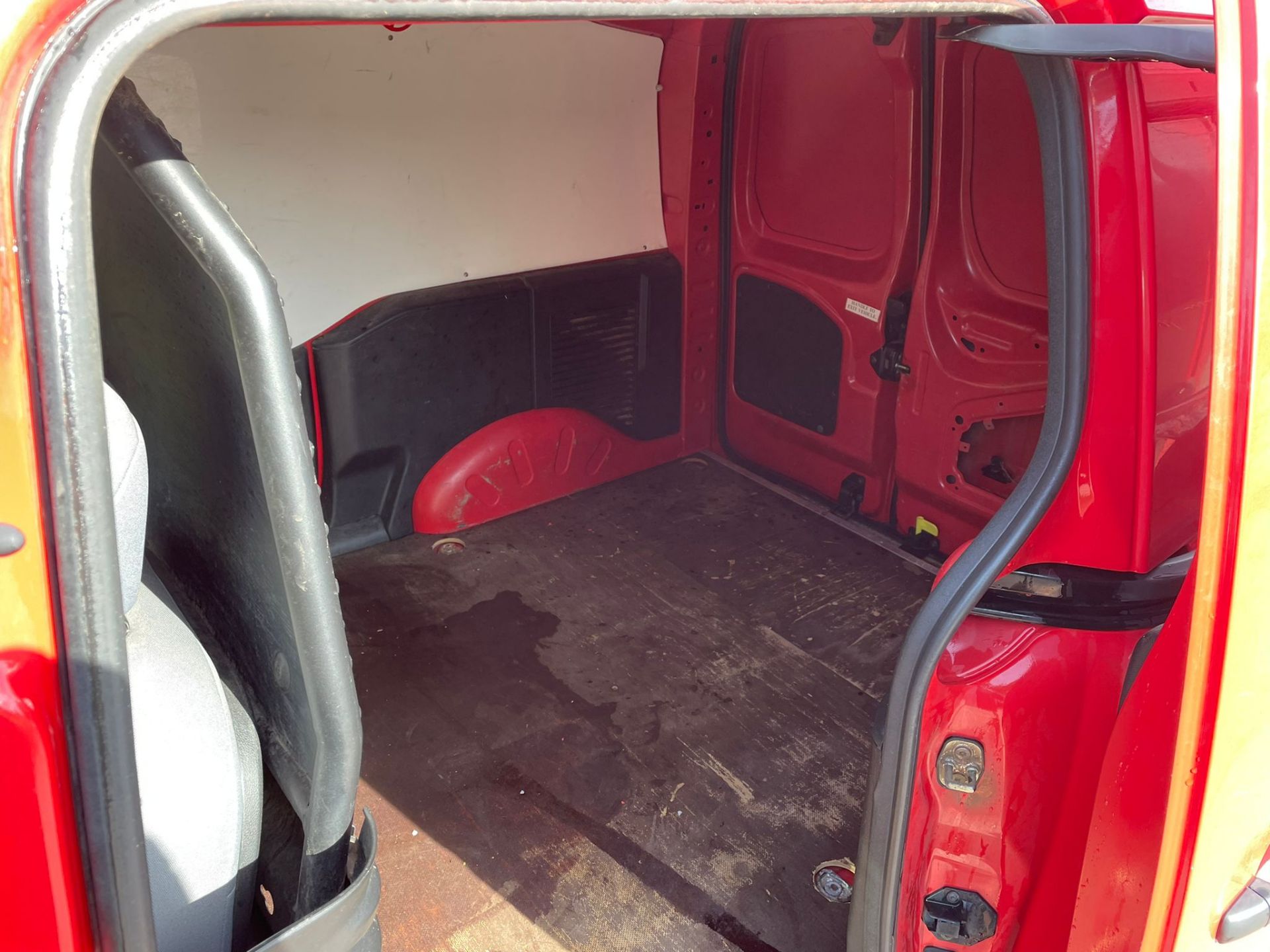 2012 PEUGEOT PARTNER 625 S L1 HDI RED PANEL VAN, 91,198 MILES, 1.6 DIESEL ENGINE *NO VAT* - Image 13 of 18