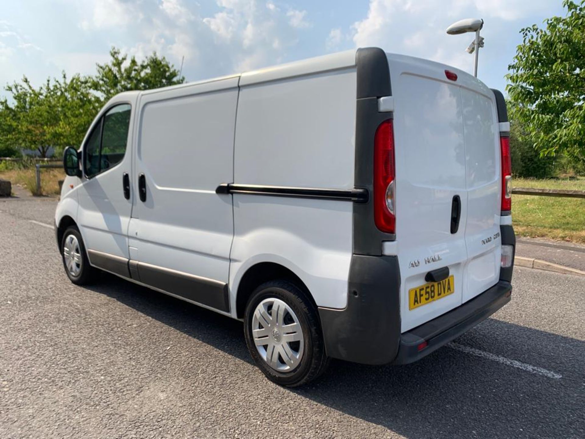 2008/58 REG VAUXHALL VIVARO 2700 CDTI SWB WHITE PANEL VAN, SHOWING 3 FORMER KEEPERS *NO VAT* - Image 3 of 10