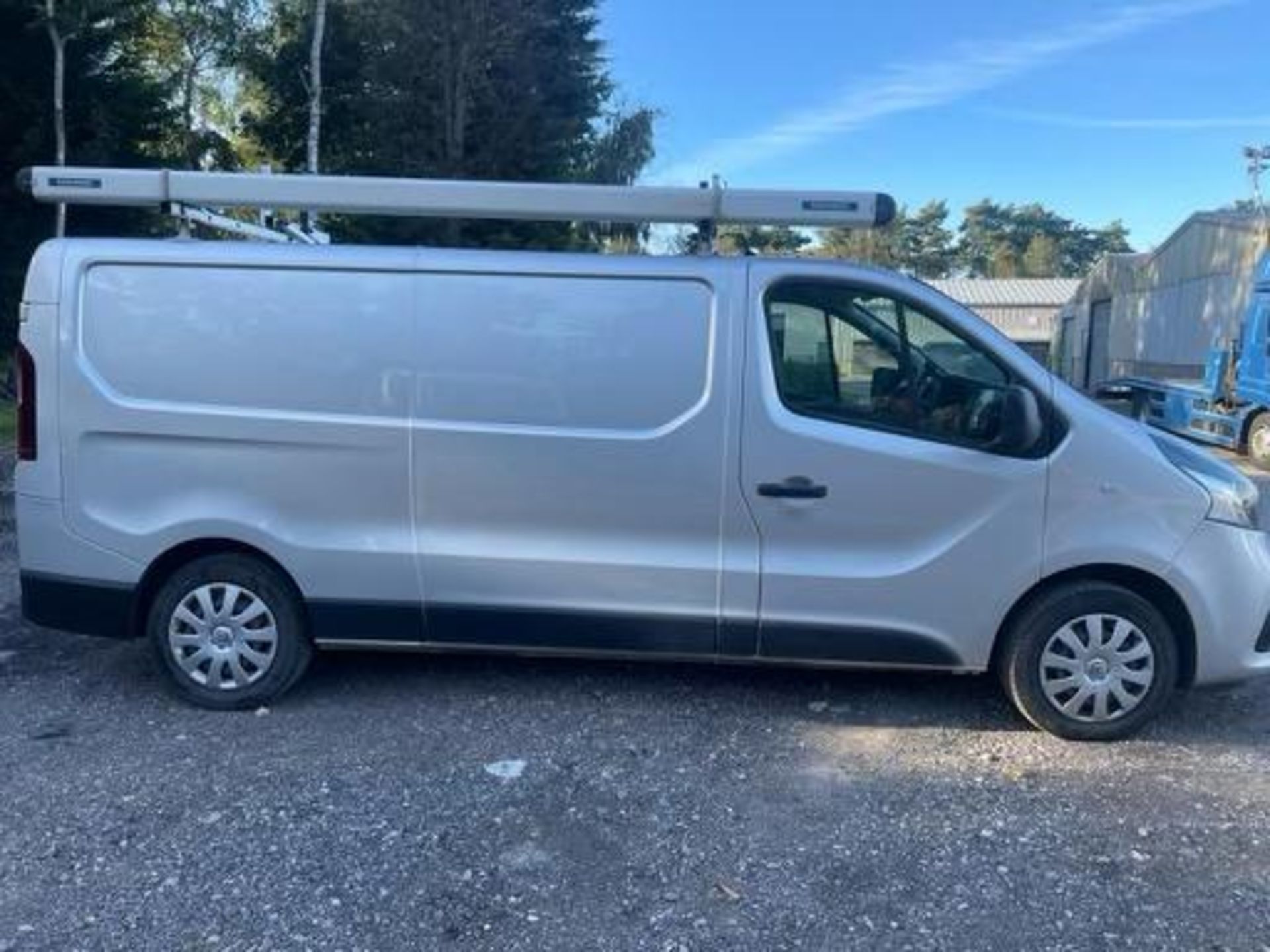 2016 RENAULT TRAFIC LL29 BUSINESS+ NRG DCI SILVER PANEL VAN, 107K MILES, 1.6 DIESEL *PLUS VAT* - Image 8 of 10